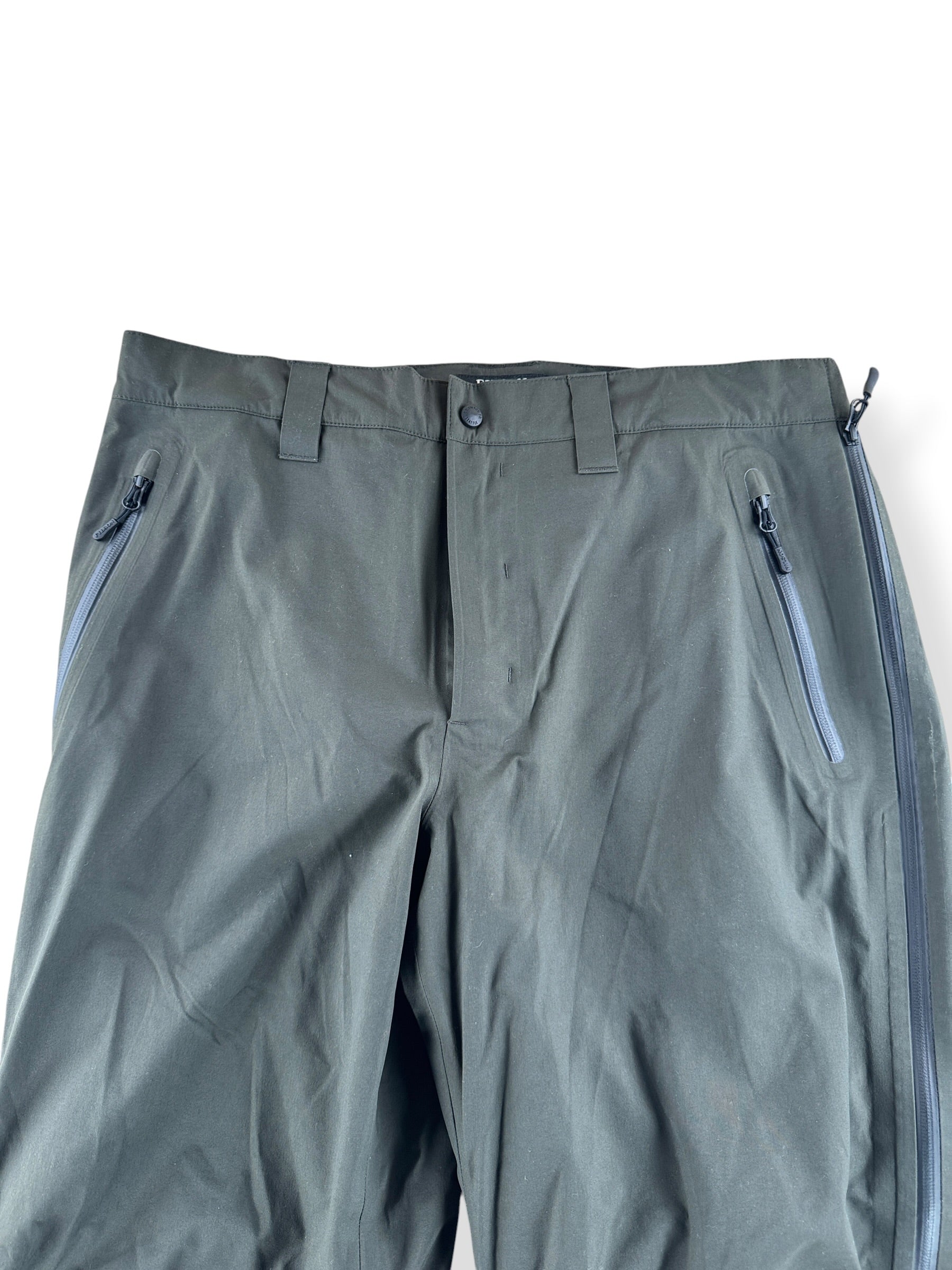 Front Close Up of Filson Skagit Rain Pants SZ L