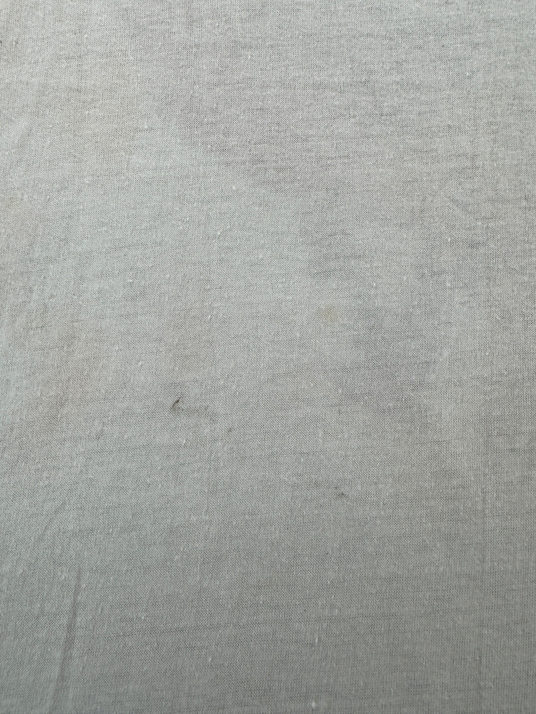 Staining on Vintage 1982 Earth Wind And Fire Raglan Tee SZ M (Fits S)