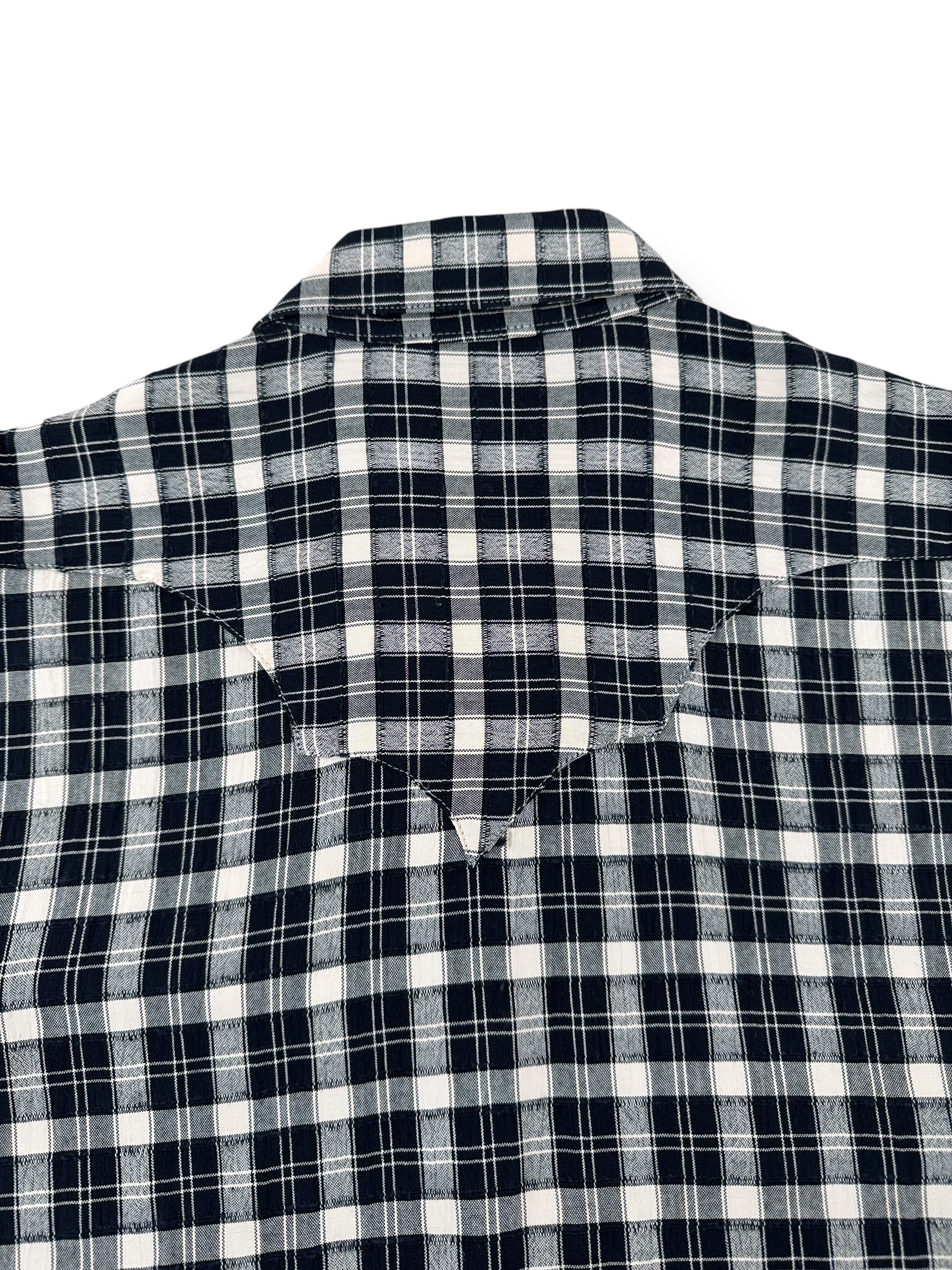 Back Yoke on Vintage Rockmount Black & White Sawtooth Pearl Snap SZ L