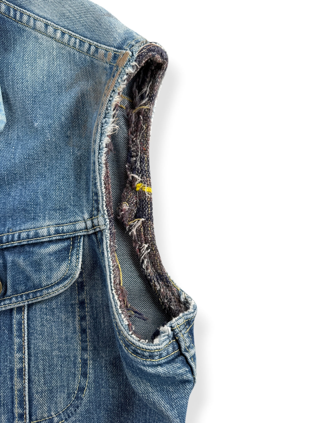 Chopped sleeve on Vintage 1960s Distressed Lee Riders Vest SZ M