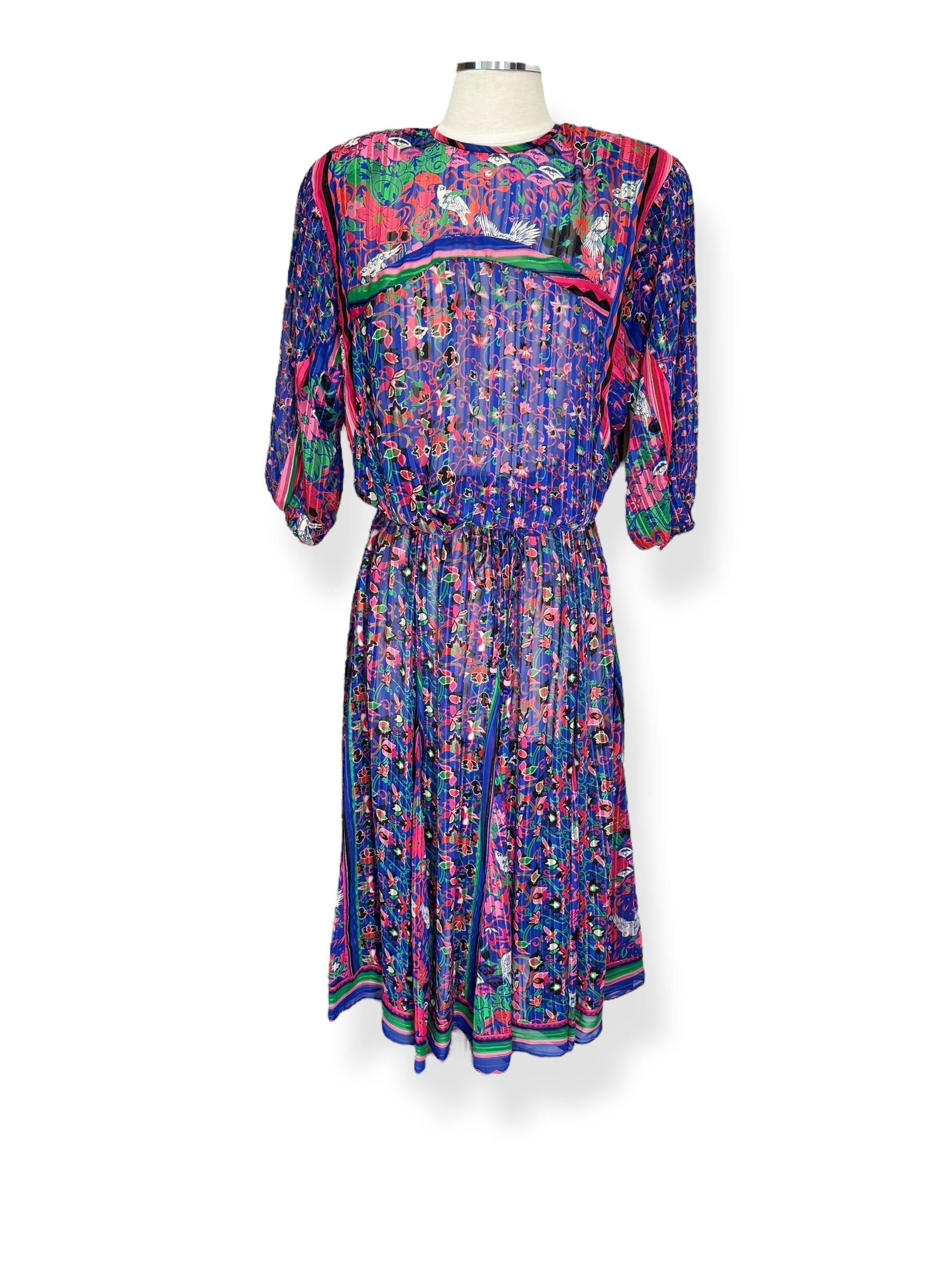 Front view of 1980s Diane Freis Set M