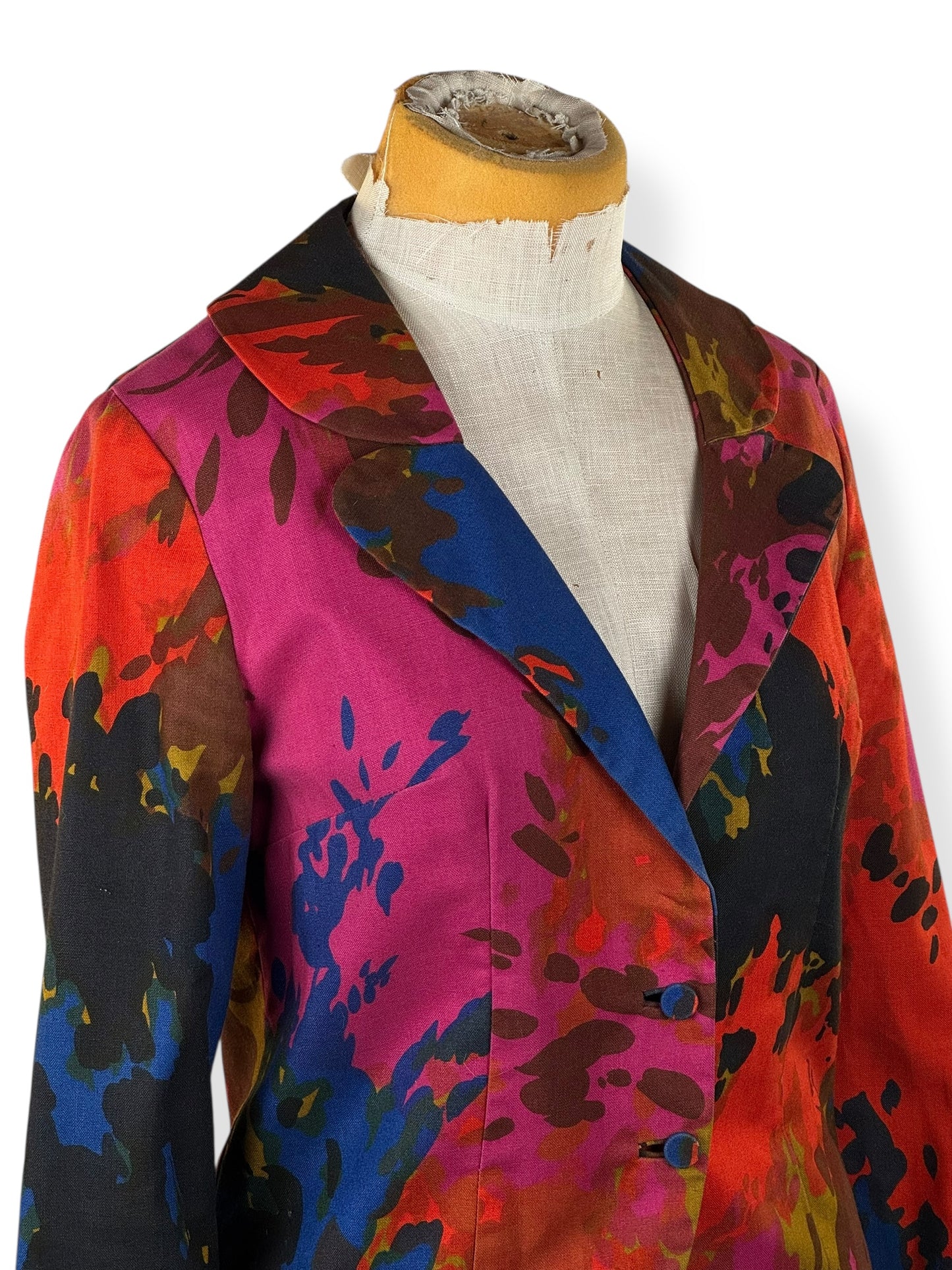 Lapel View of 1960s Mr. Eric Colorful Dress Jacket M