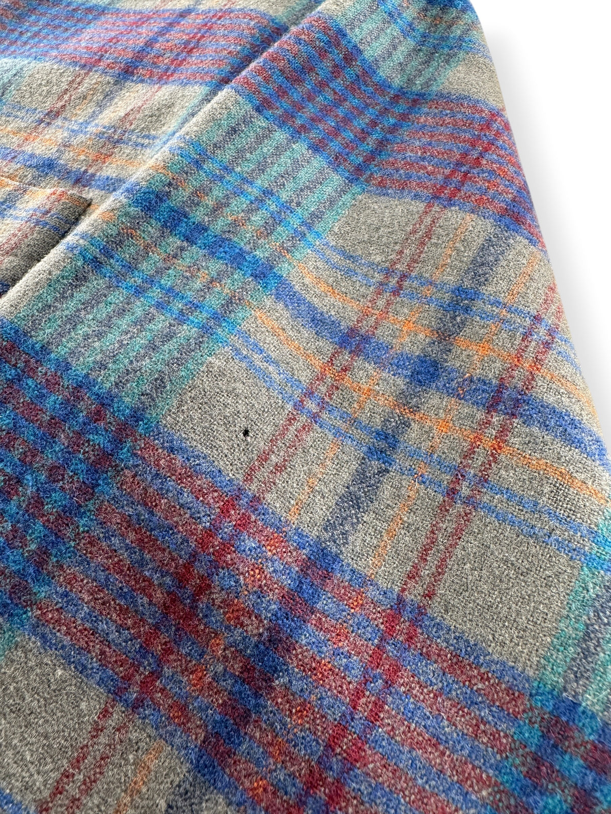 Hole on Vintage Pendleton Blue Plaid Flannel SZ M