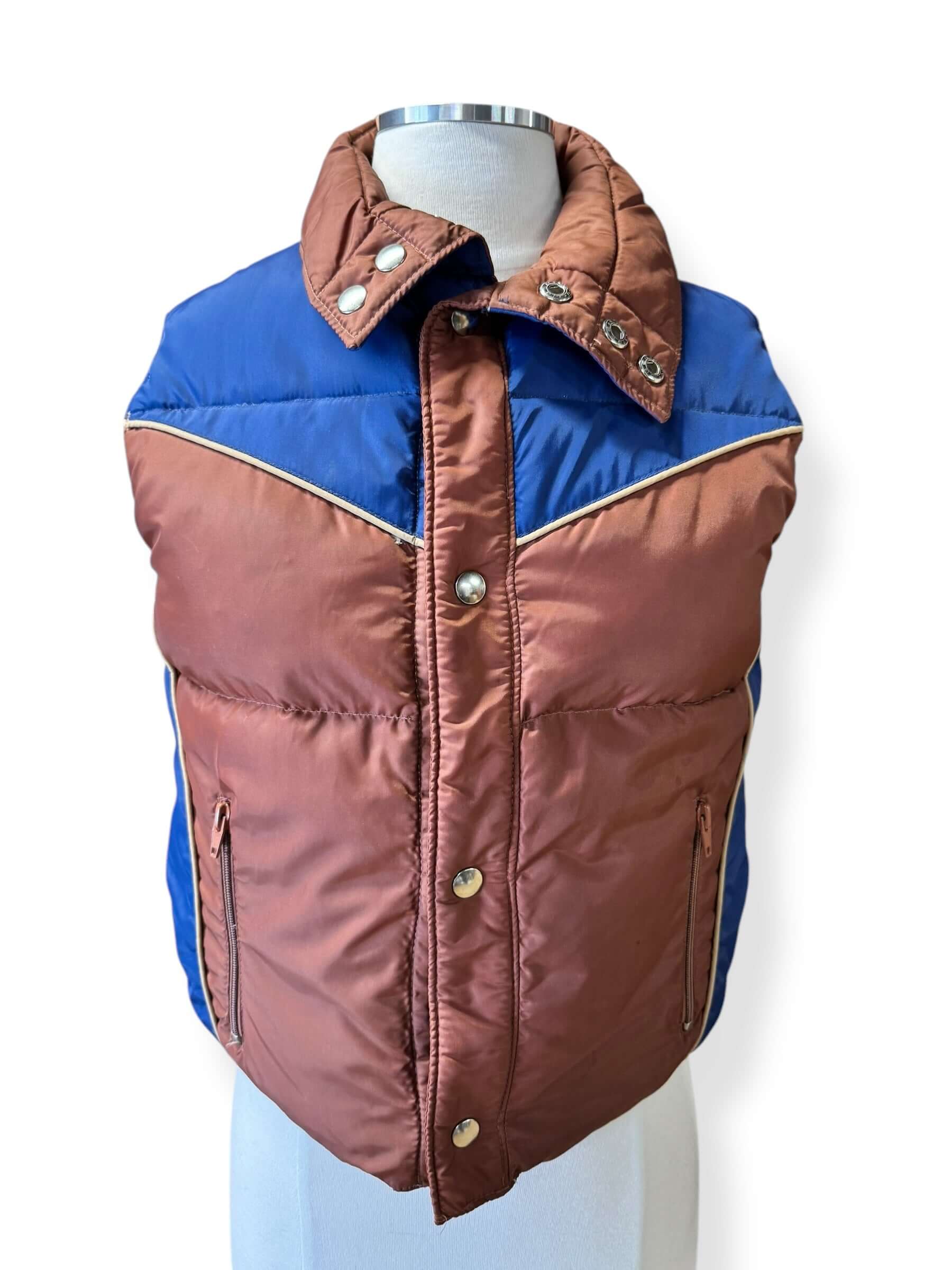 Front view of 80s Eddie Bauer Pale Blue Quilted Puffer Jacket M