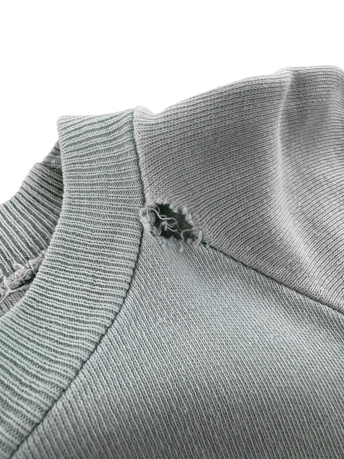 Hole near collar on Vintage 70s Las Vegas Crewneck SZ L - AS IS