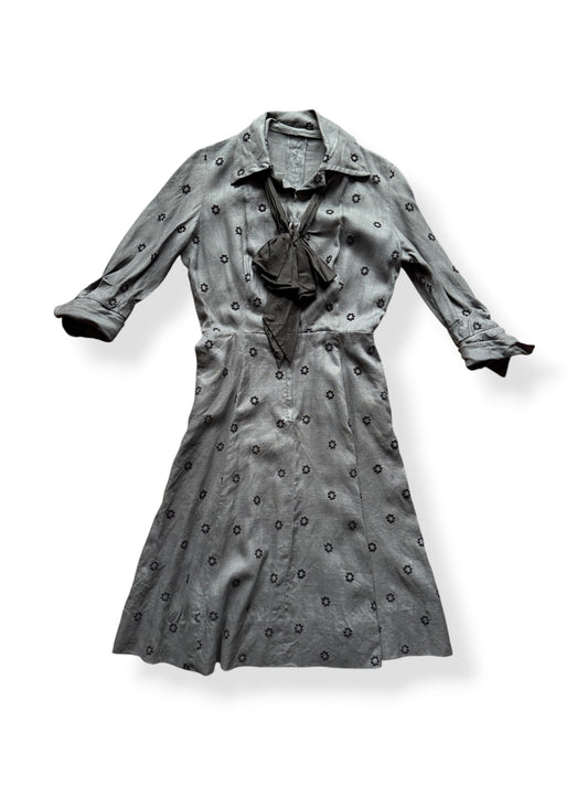 Front of Vintage 1940s Grey Embroidered Dress SZ L