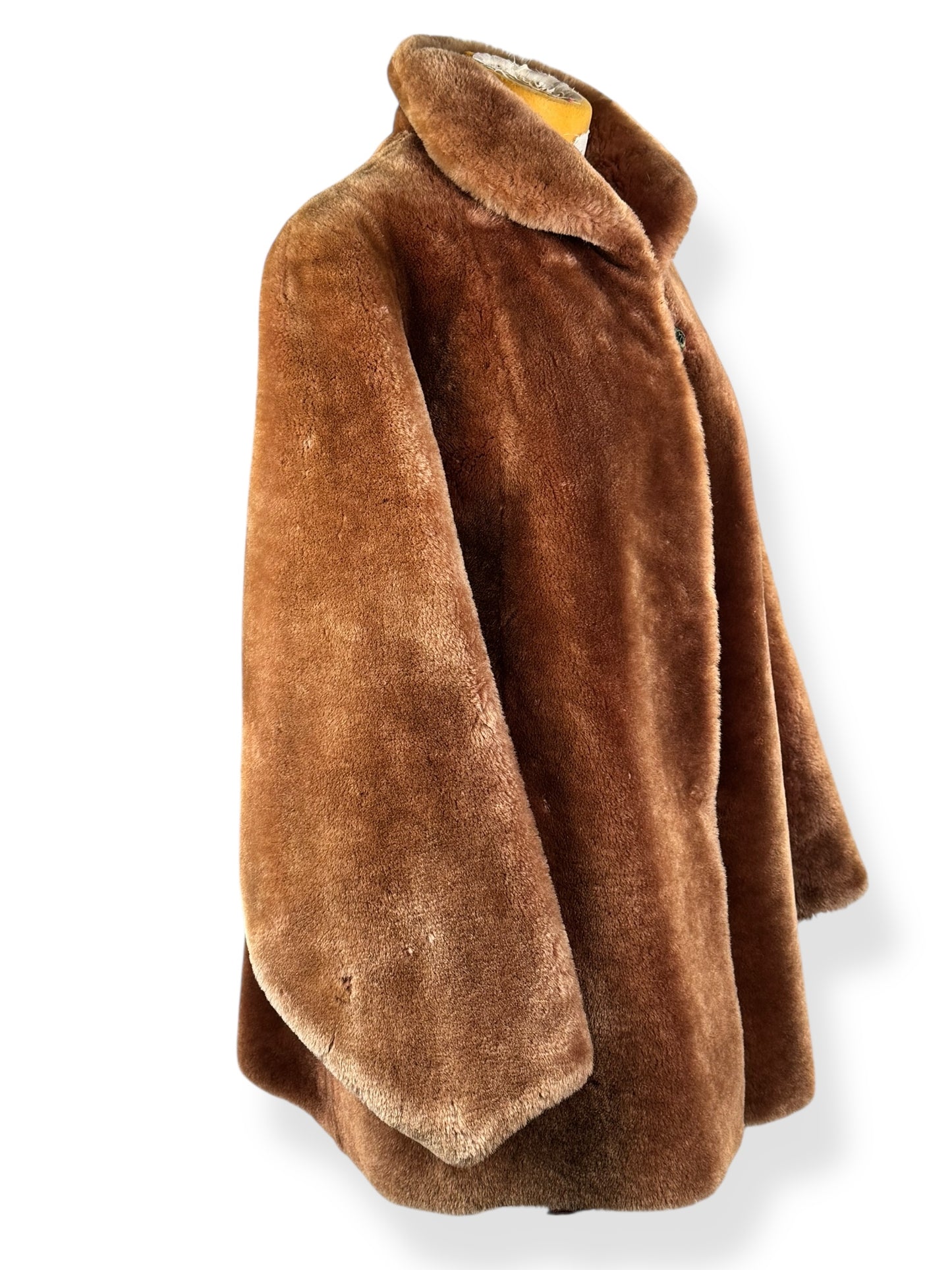 Side of 1940s Hazel Bergedson Mouton Fur Coat L