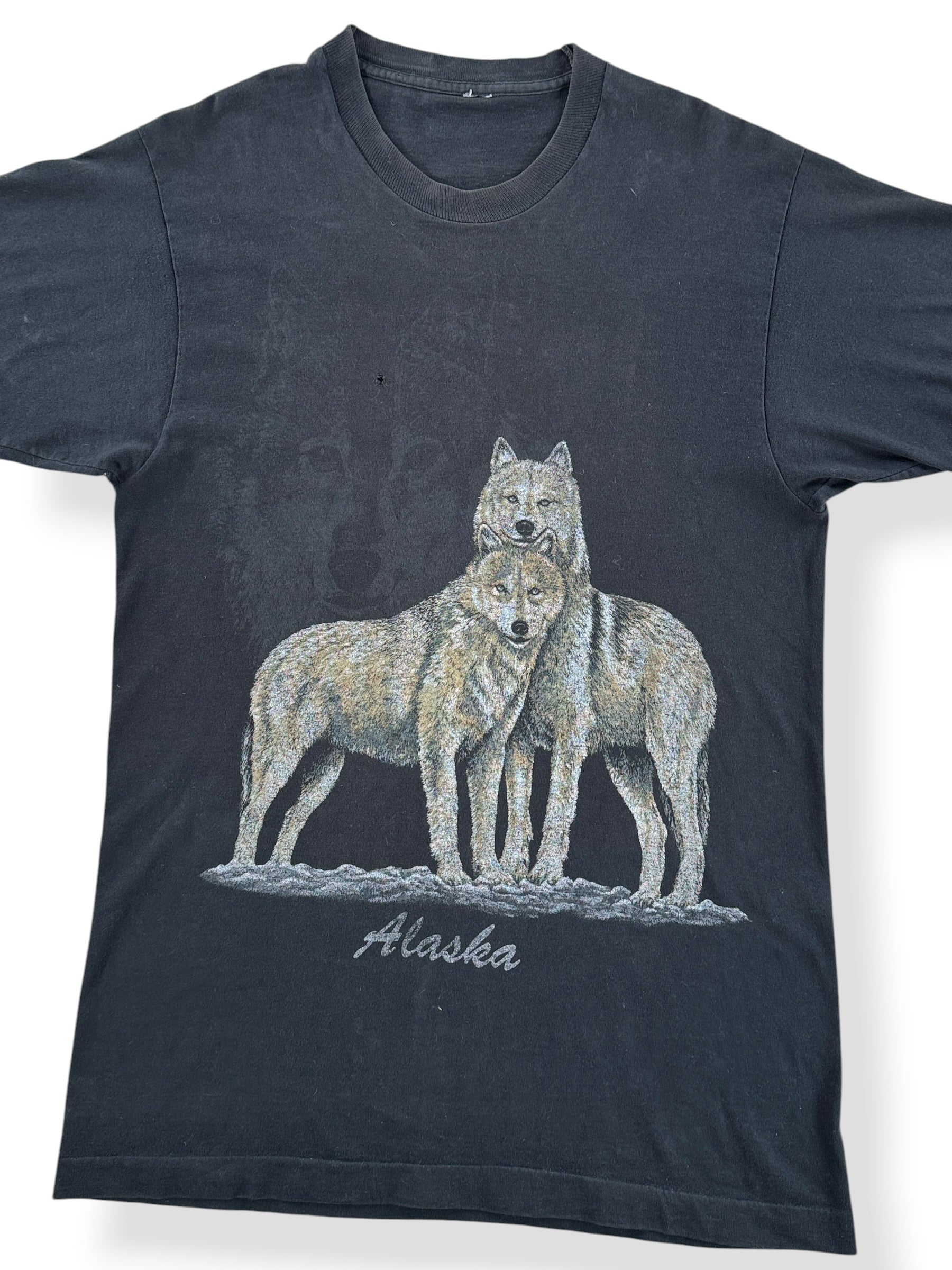Front Close Up of Vintage Alaska Wolf Tee SZ M