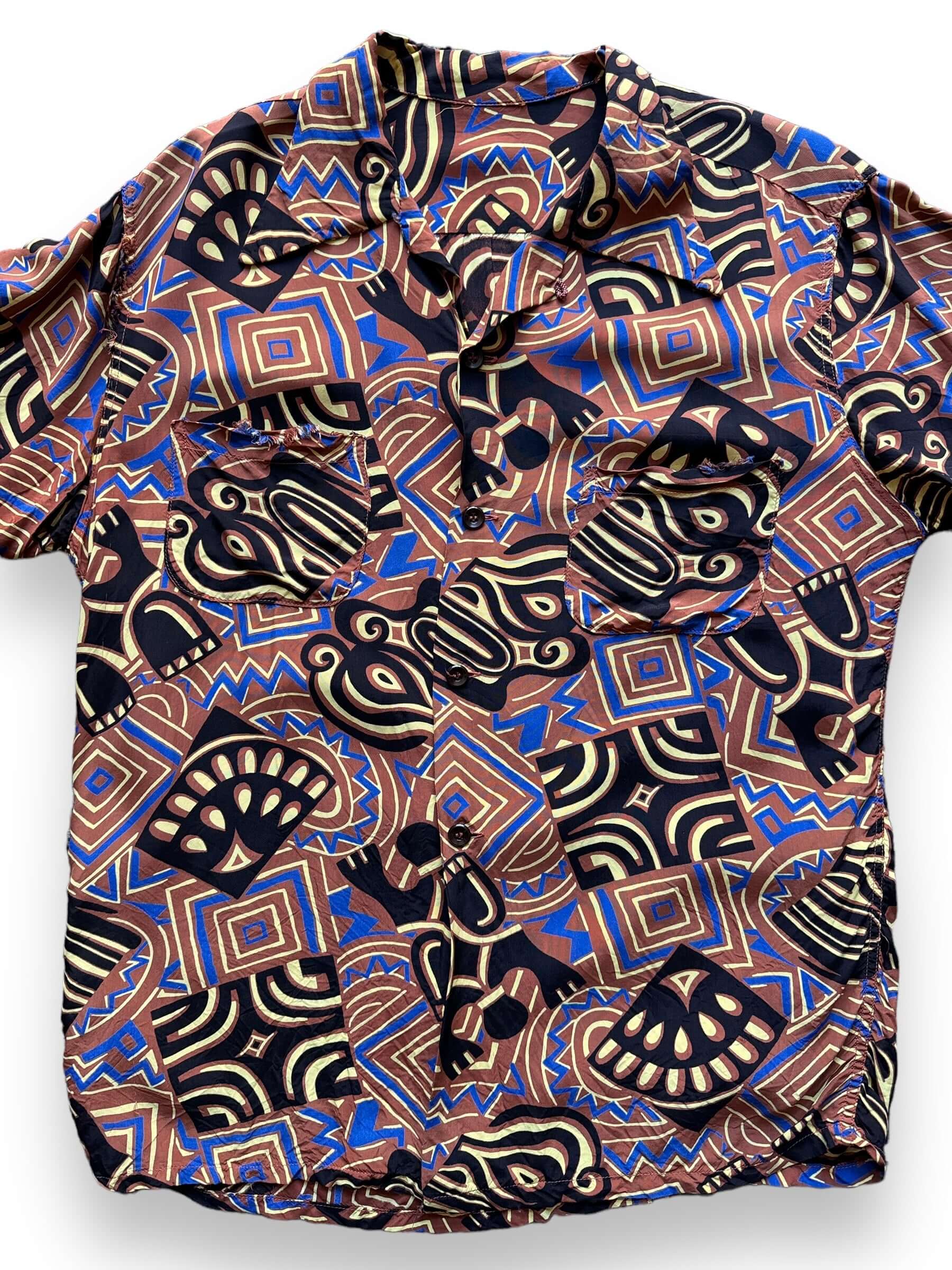 front close up of Vintage Unbranded Rayon Abstract Print Aloha Shirt SZ M