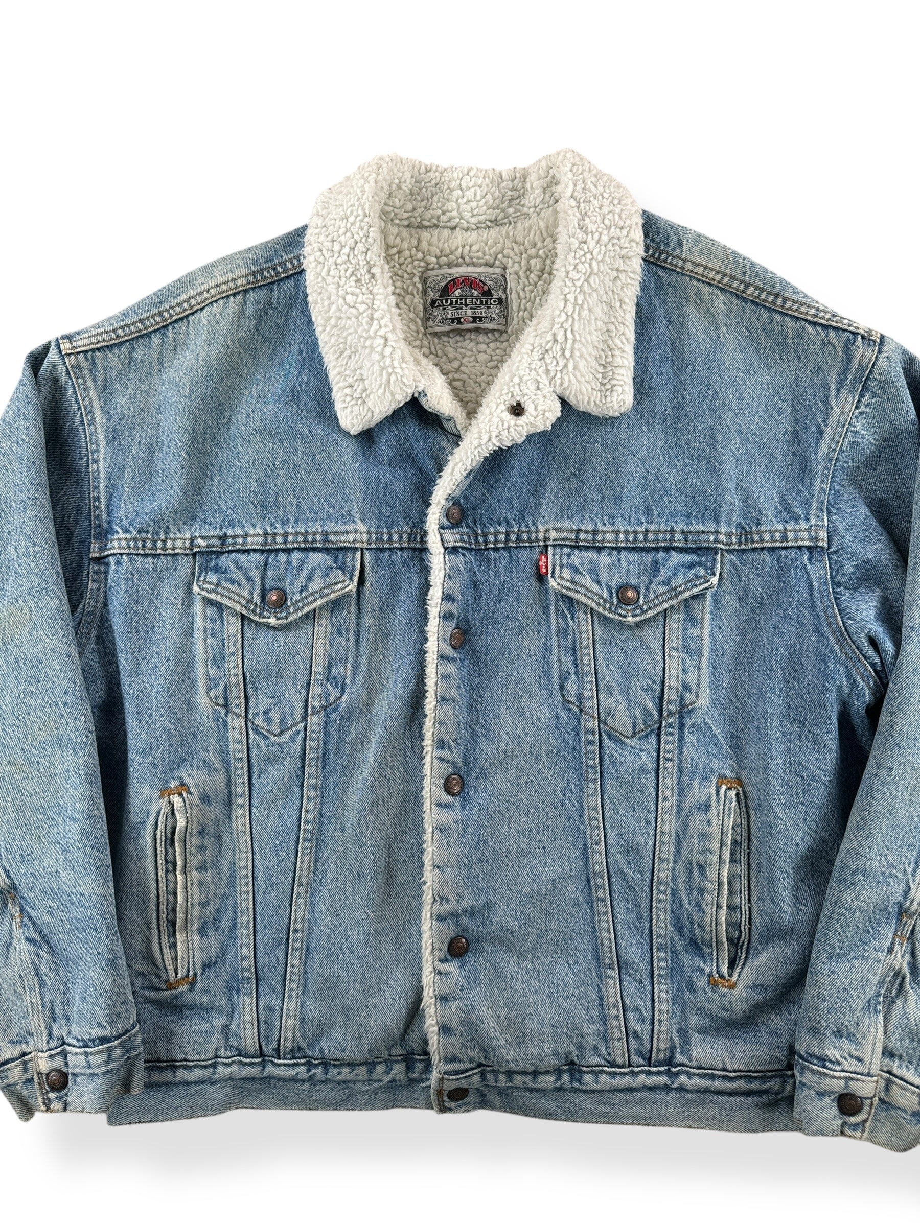 Front Close Up of Vintage USA Made Levis Sherpa Denim Jacket SZ XL