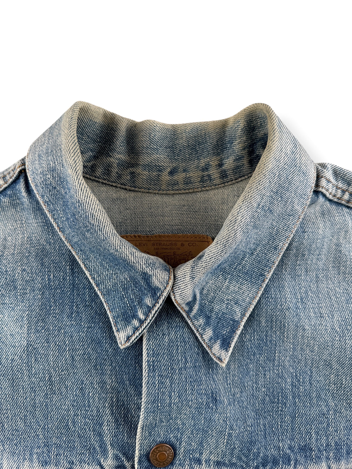 Collar on Vintage 70’s Orange Tab Levi’s Denim Jacket SZ S