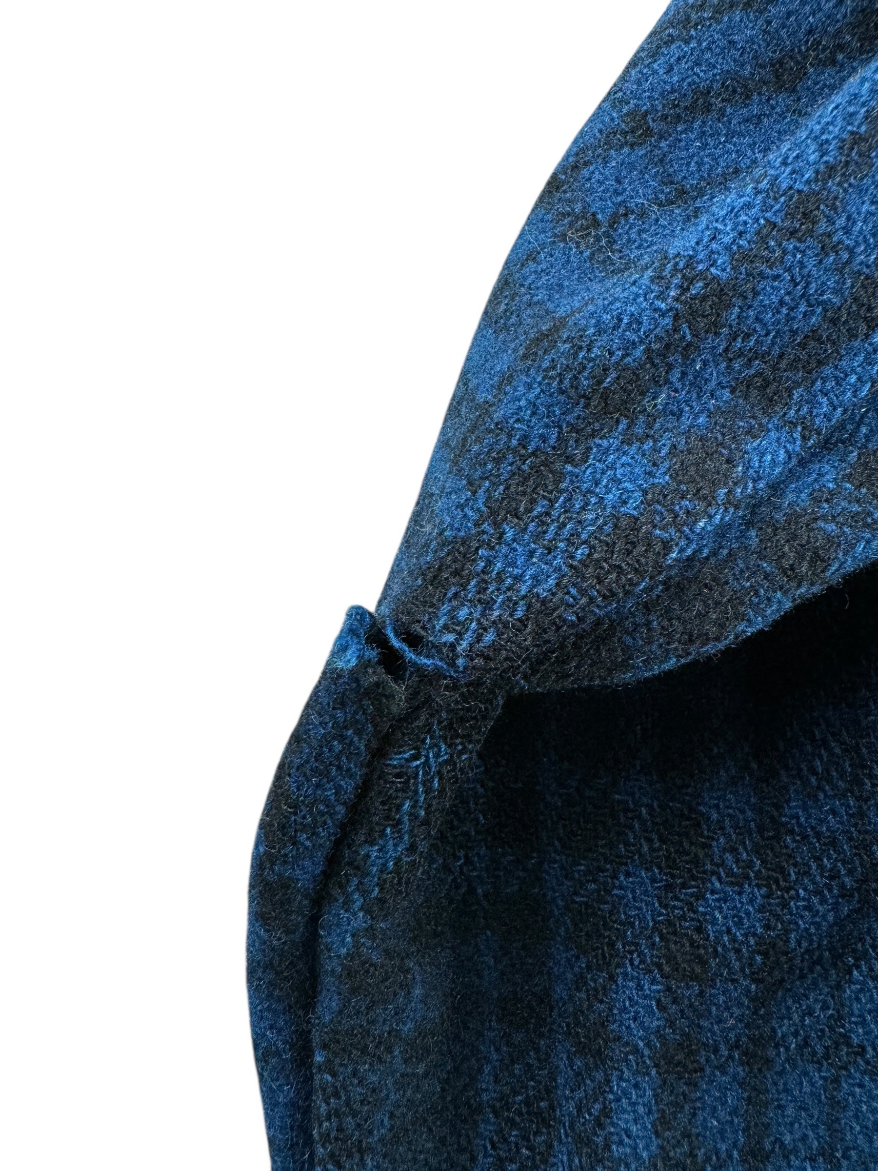 Hole on Left Sleeve of Vintage Black Bear Blue & Black Wool Jacket SZ XL