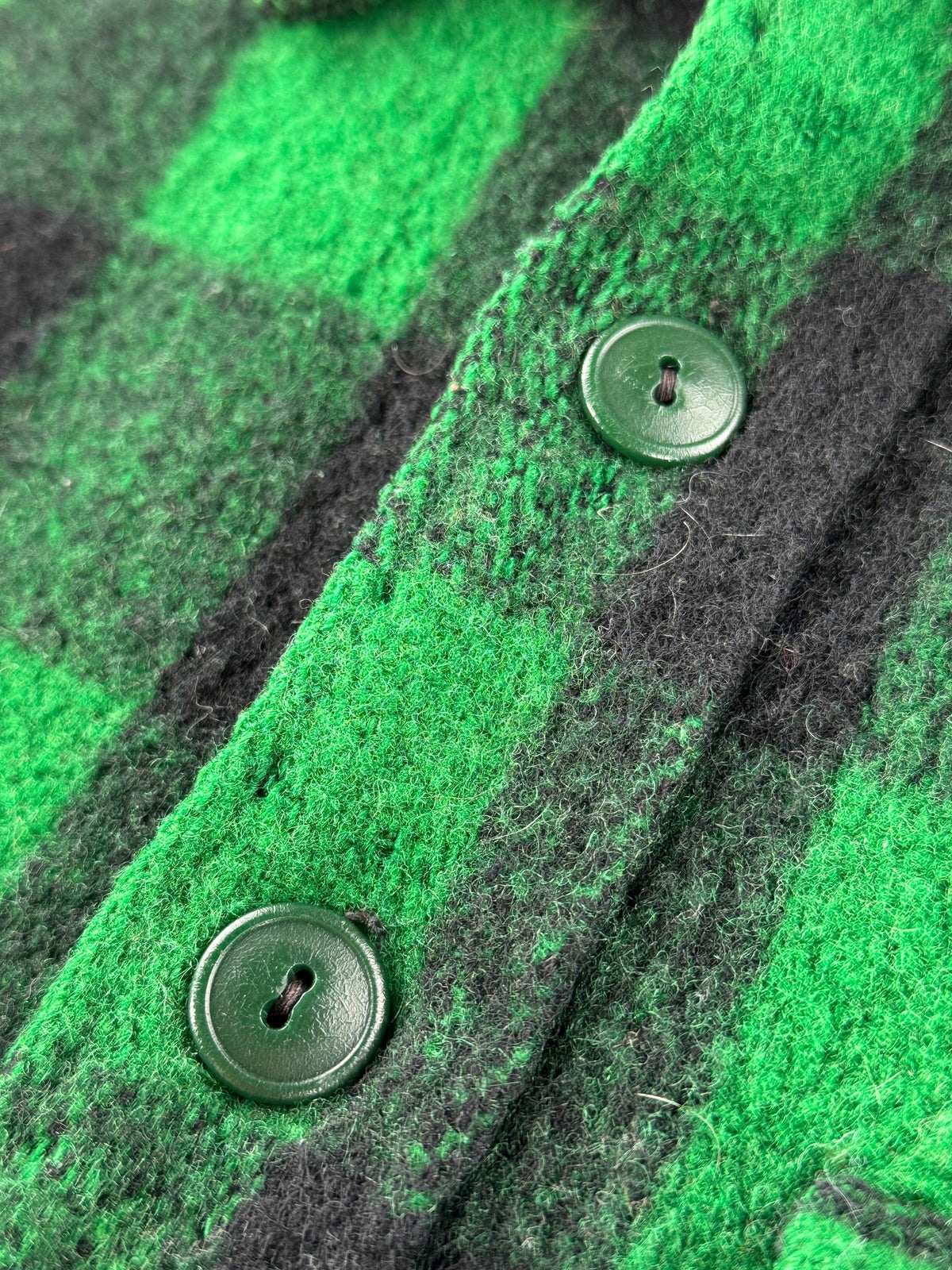 Buttons on Vintage 50s Woolrich Green Buffalo Plaid Wool Flannel SZ 15