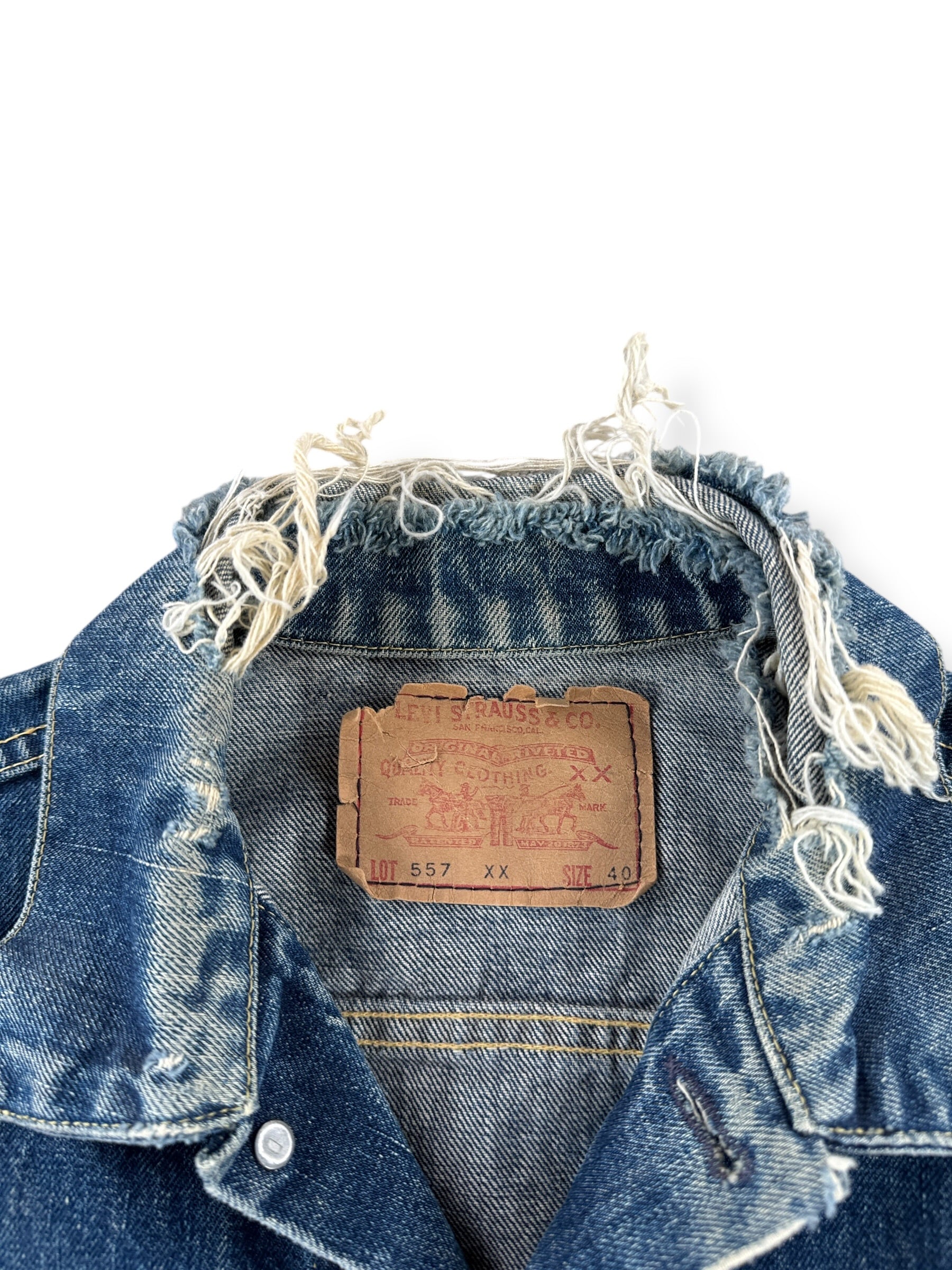 Wear on Collar of Vintage 1960s Era Levis Big E 557 Trucker Jacket SZ 40