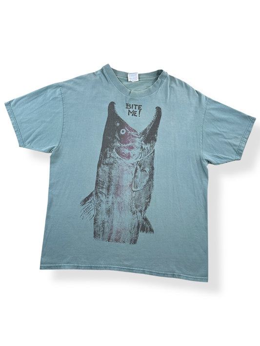Front of Vintage Bite Me Fish Tee SZ XL