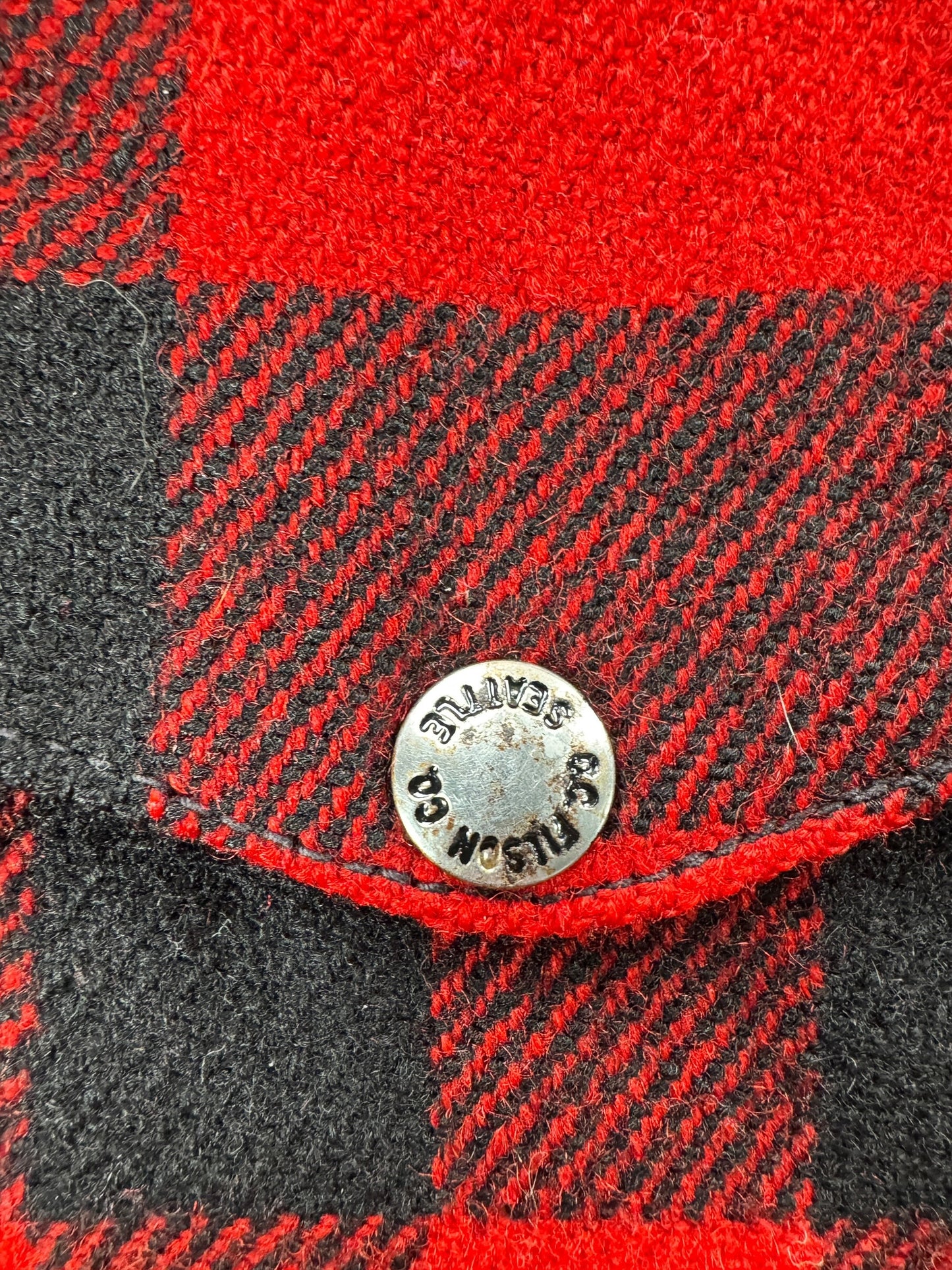 Button on Vintage 60s Era Filson Red And Black Mackinaw Cruiser Jacket SZ 38