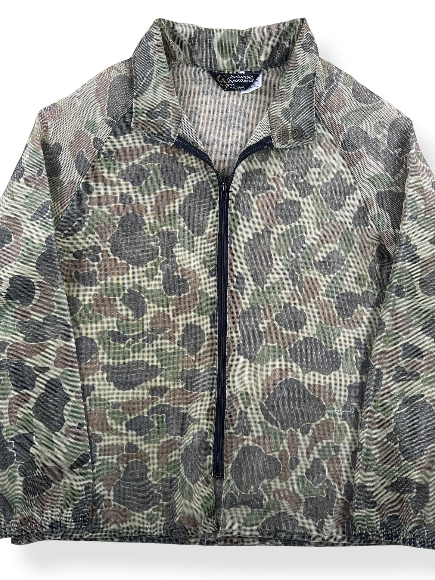 Front Close Up of Vintage Columbia Bug Mesh Camo Jacket SZ XL