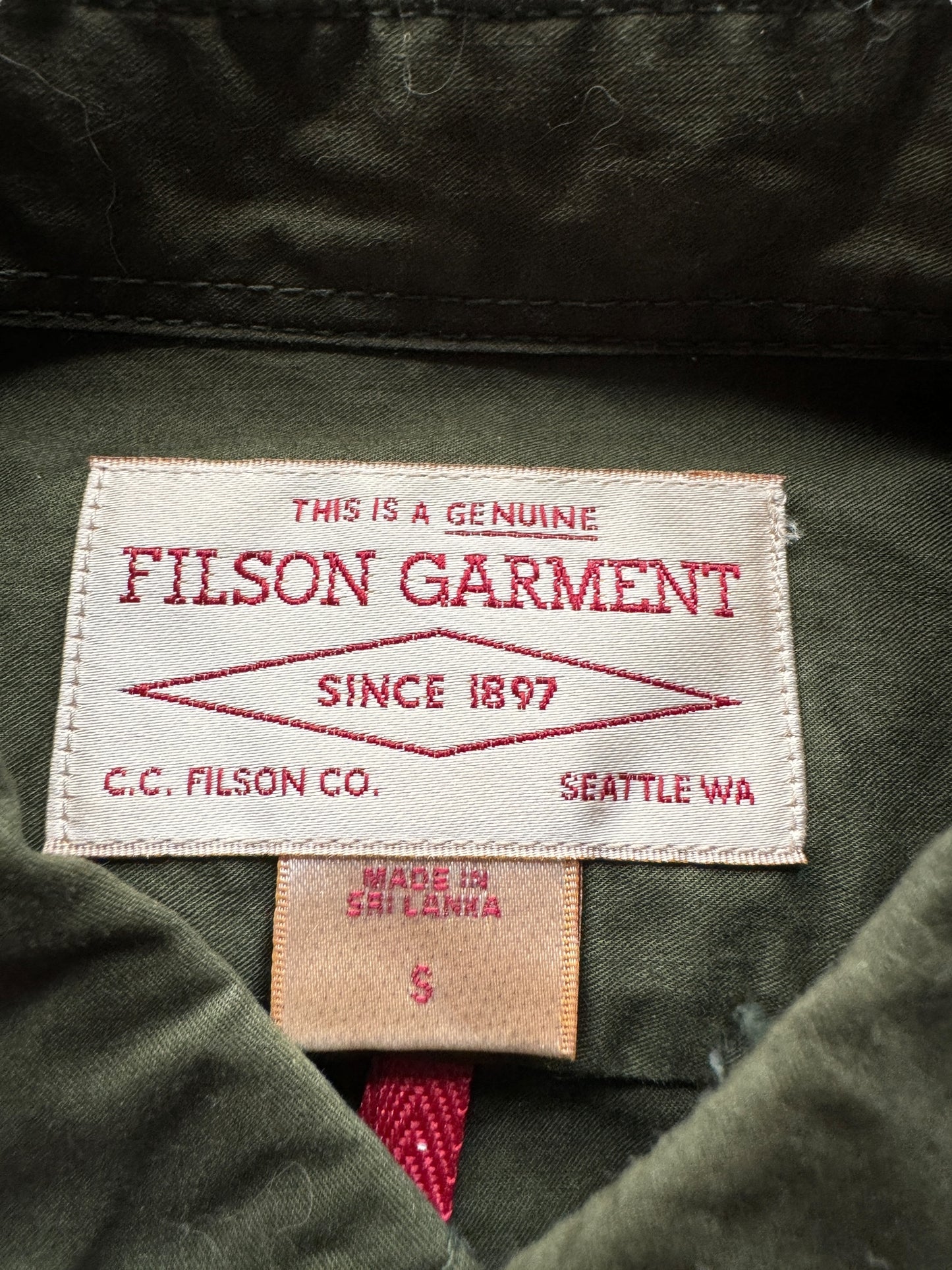 Tag on Filson Olive Feather Cloth Shirt SZ S