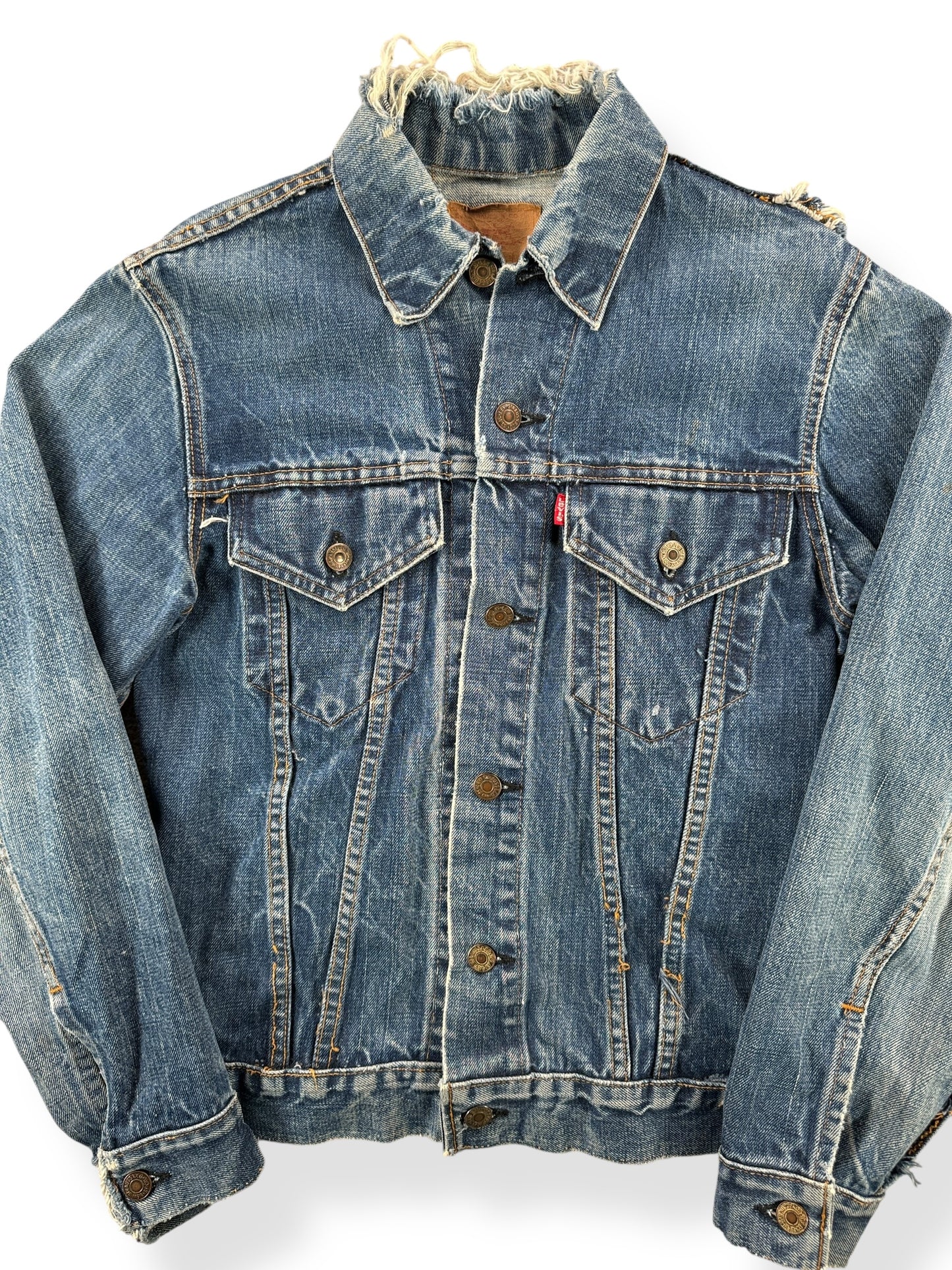 Front Close Up of Vintage Distressed Levis 2 Pocket Trucker Jacket SZ XS