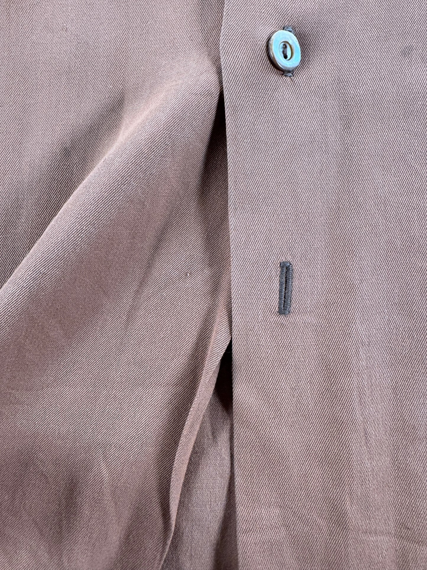 Missing Button on Vintage Doreme of Seattle Rayon Loop Collar Shirt SZ M