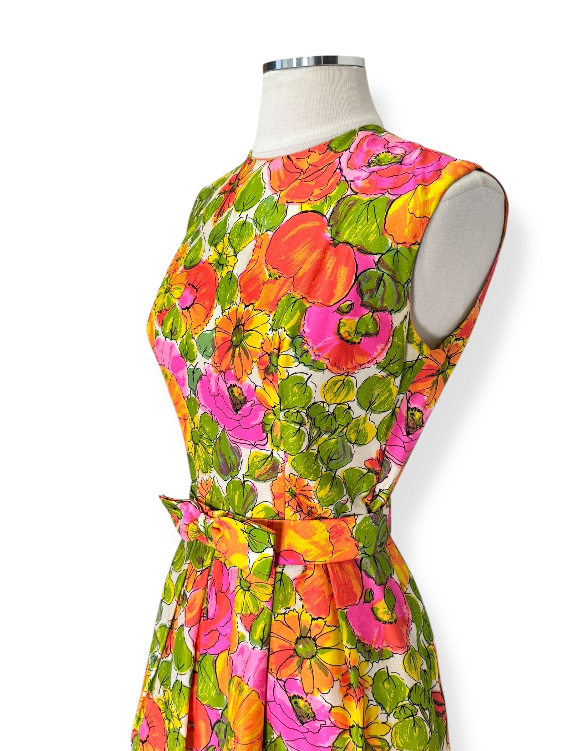 Side view 1960s Juenesse Floral Cocktail Dress S