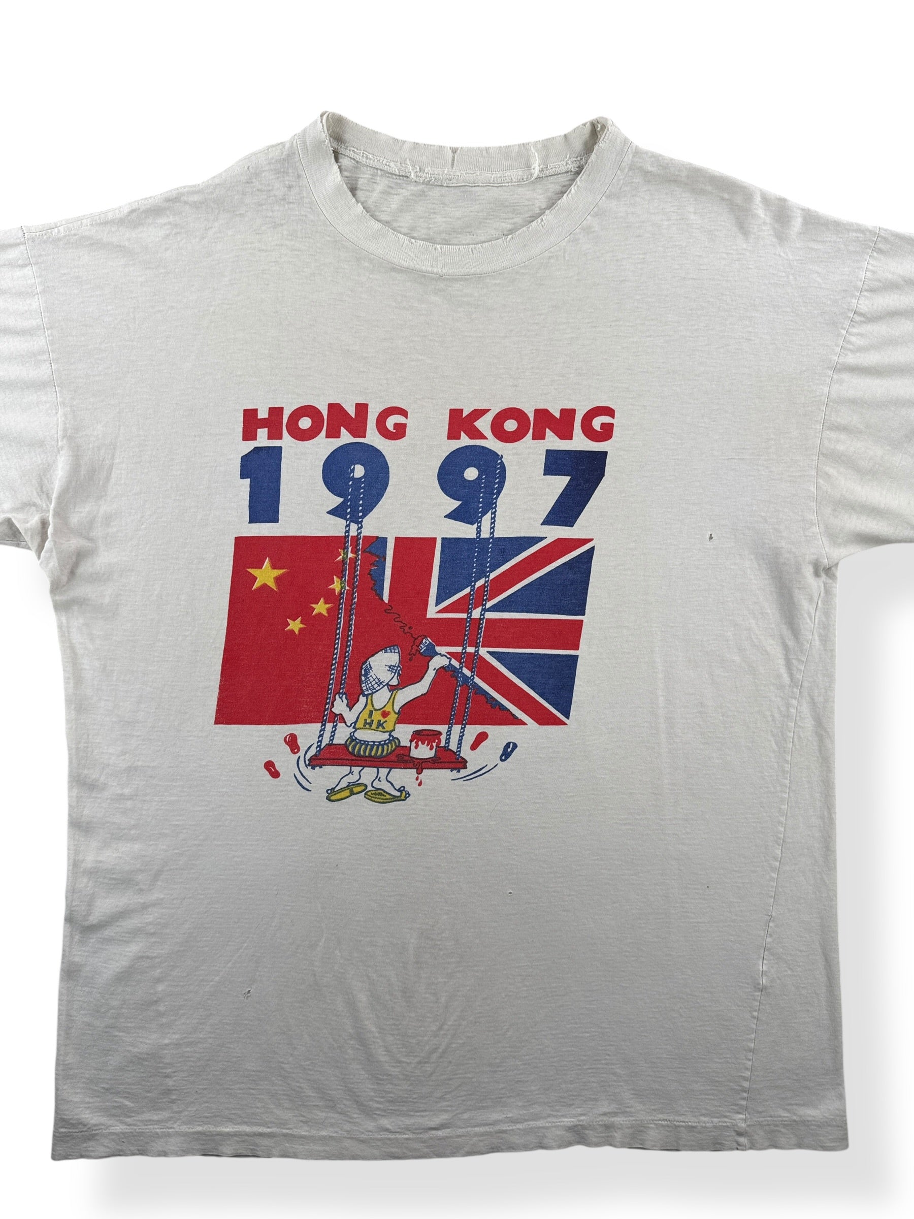 Front Close Up of Vintage 1997 Hong Kong Flag Paint Tee SZ XL