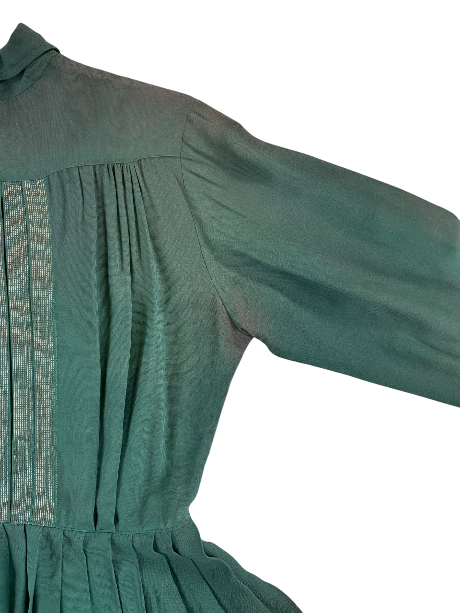 1940s Green Rayon Pleated Dress M 1940s Green Rayon Pleated Dress M