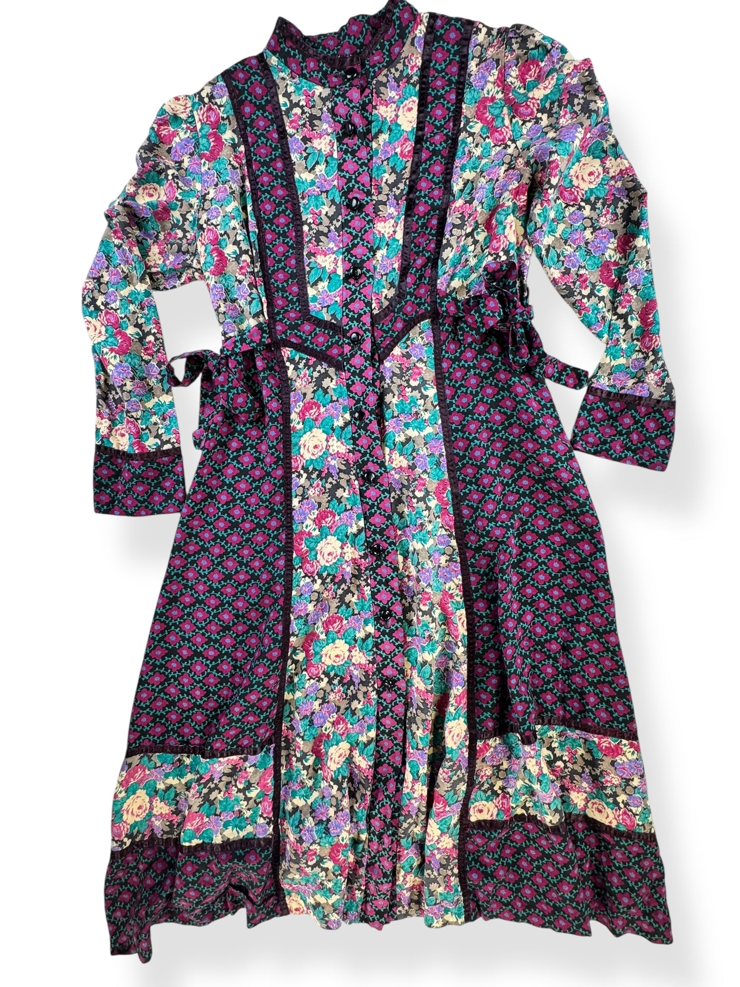 Front 1970s Patchwork Floral Dress S-M