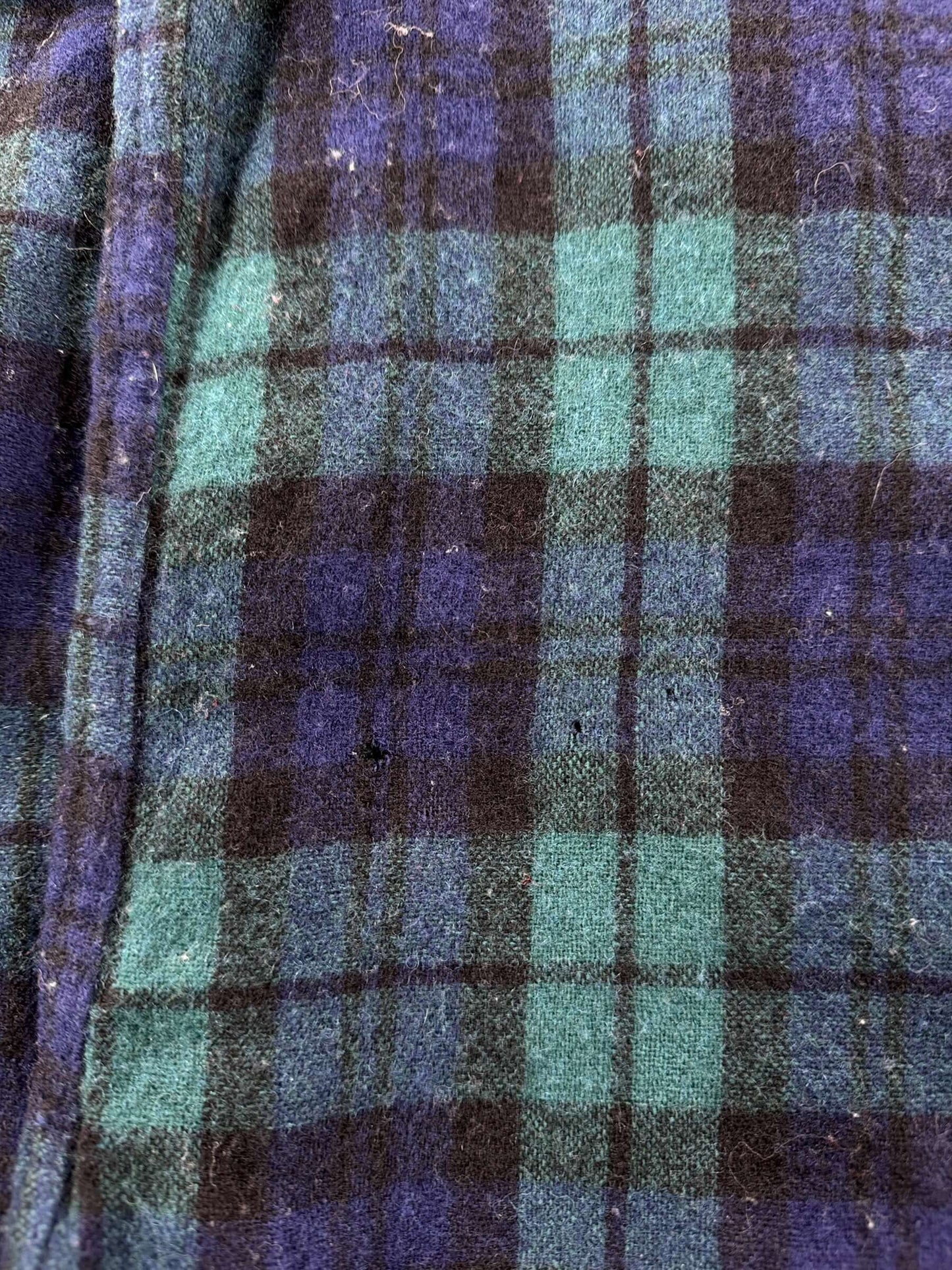 Hole on Vintage Fieldmaster Wool Blend Flannel SZ M
