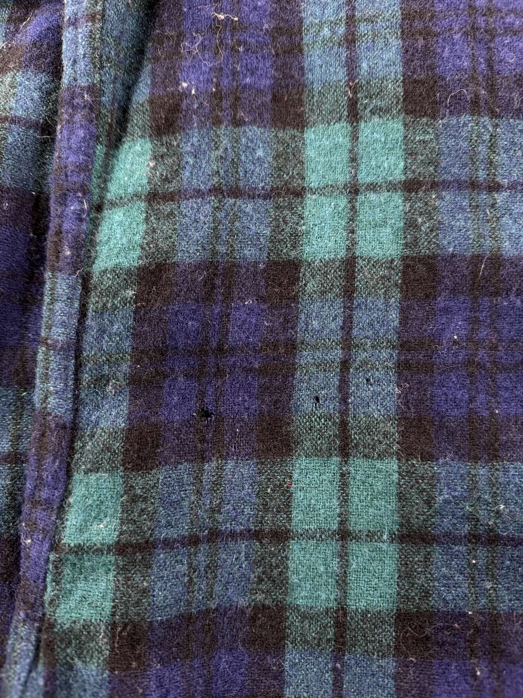 Hole on Vintage Fieldmaster Wool Blend Flannel SZ M