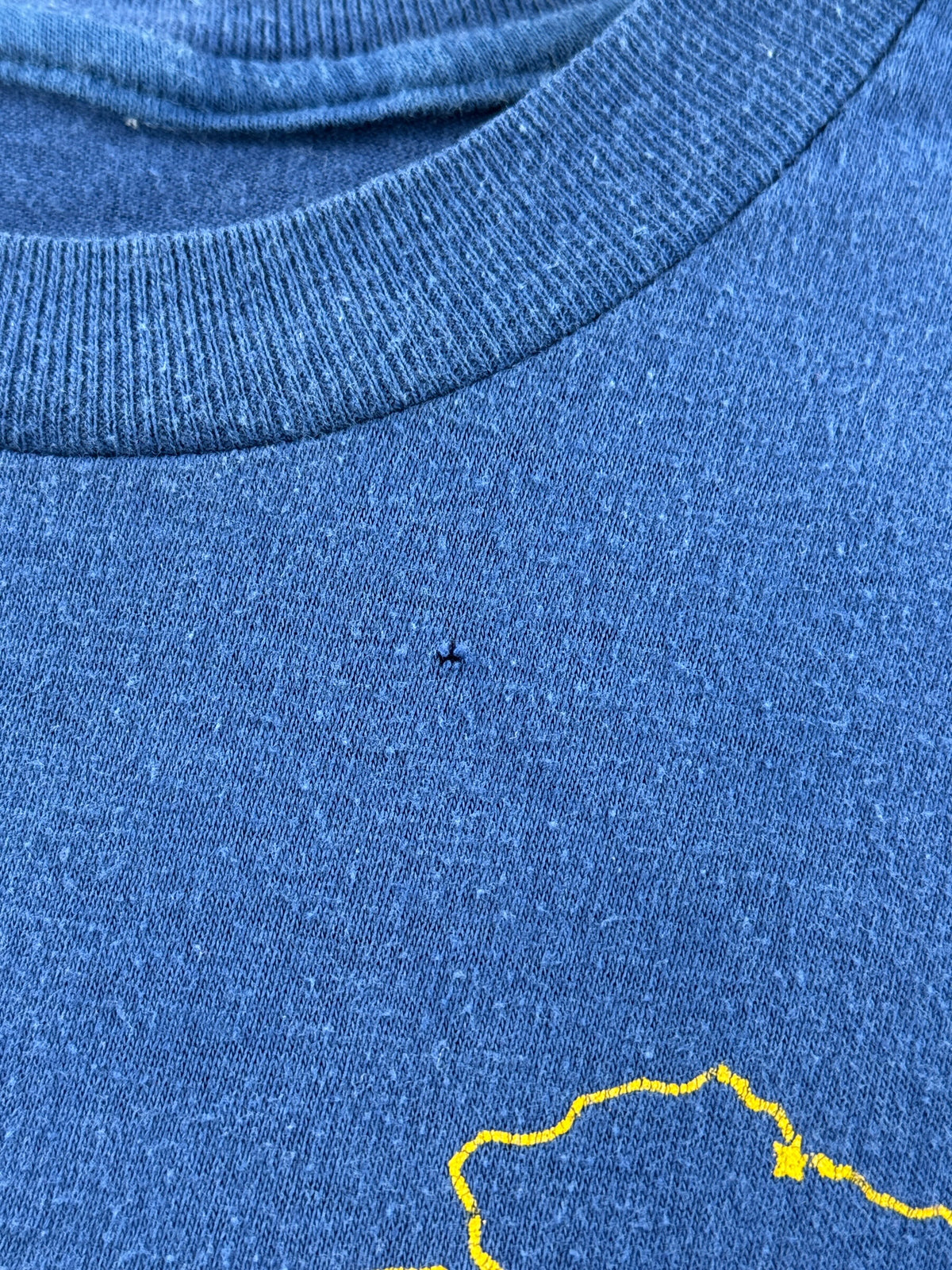Small hole on front of Vintage Alaska Prudhoe Bay Tee SZ S
