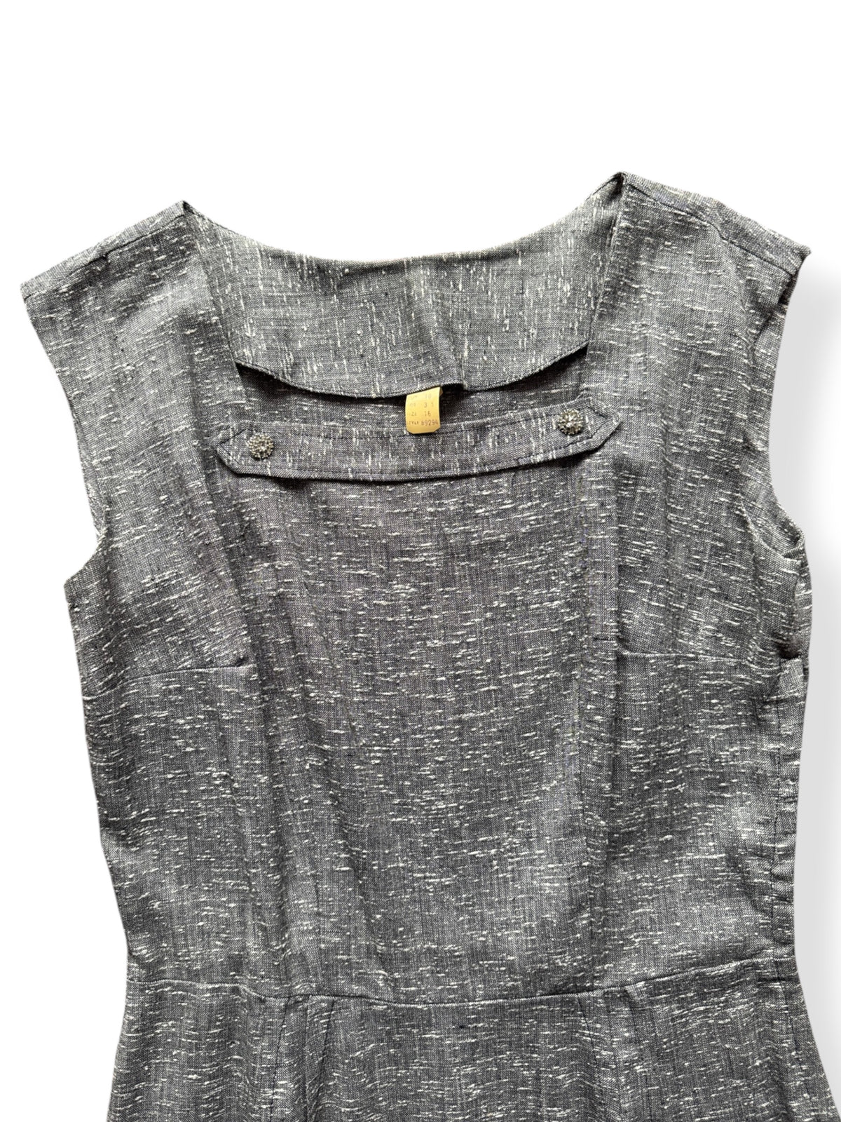 Collar on dress