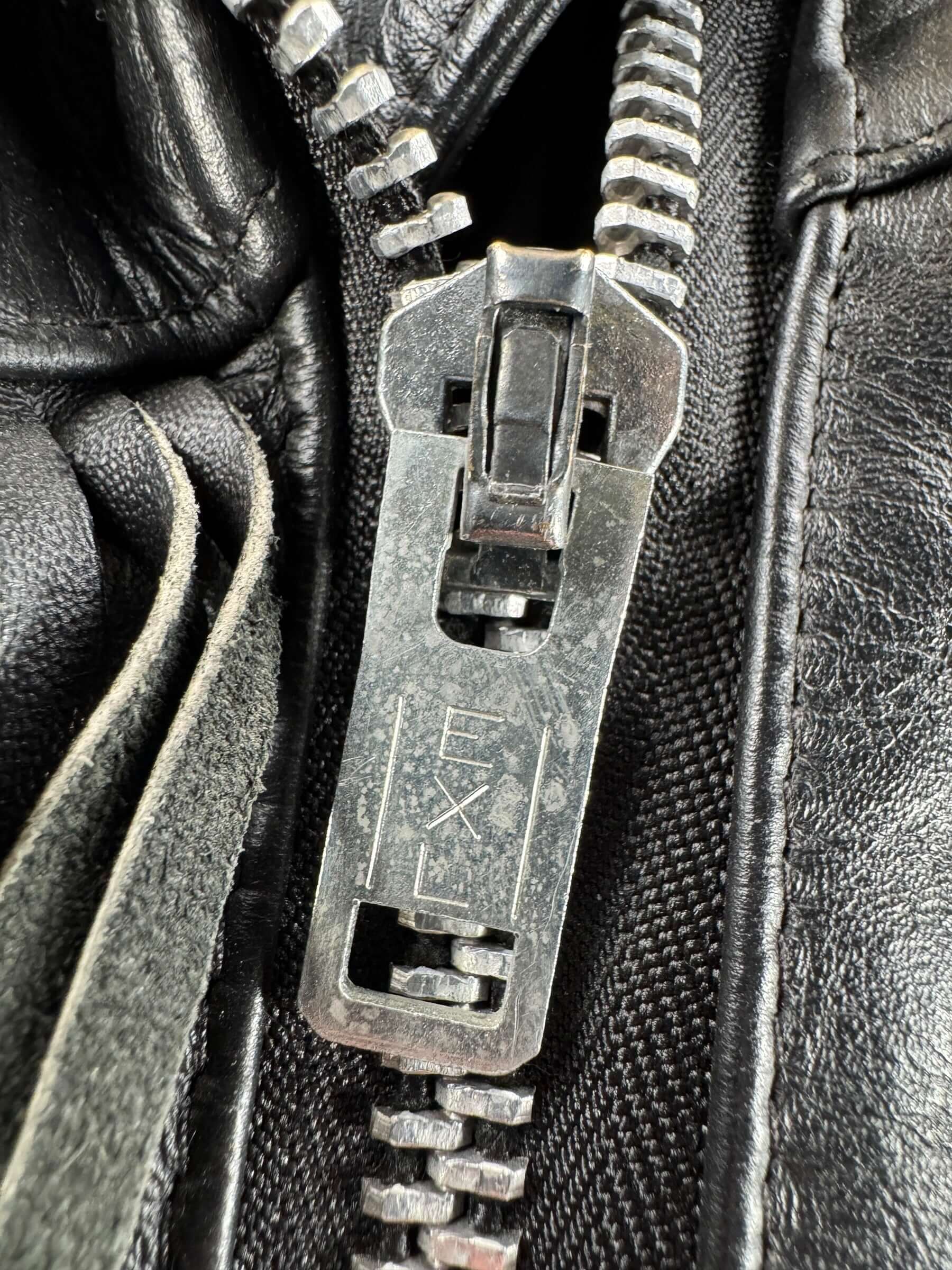 Zipper on Vintage Ladies Fringe Leather Riders Jacket SZ 5/6