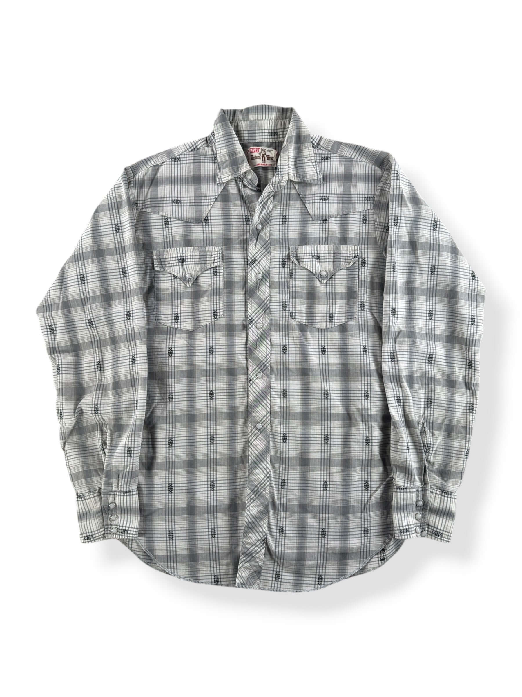 Front of Vintage Grey Levis Dan River Pearl Snap SZ M