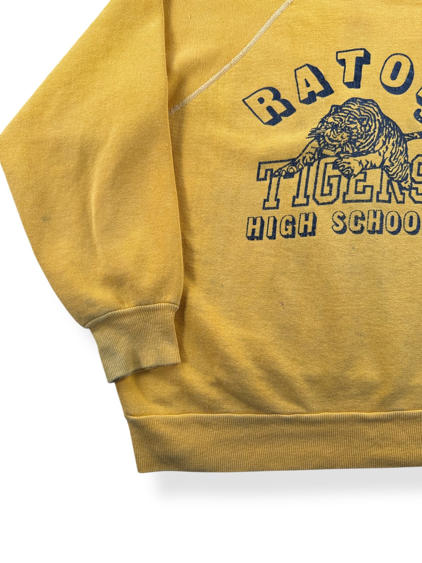 Wear on Vintage Raton Tigers High School Crewneck SZ M