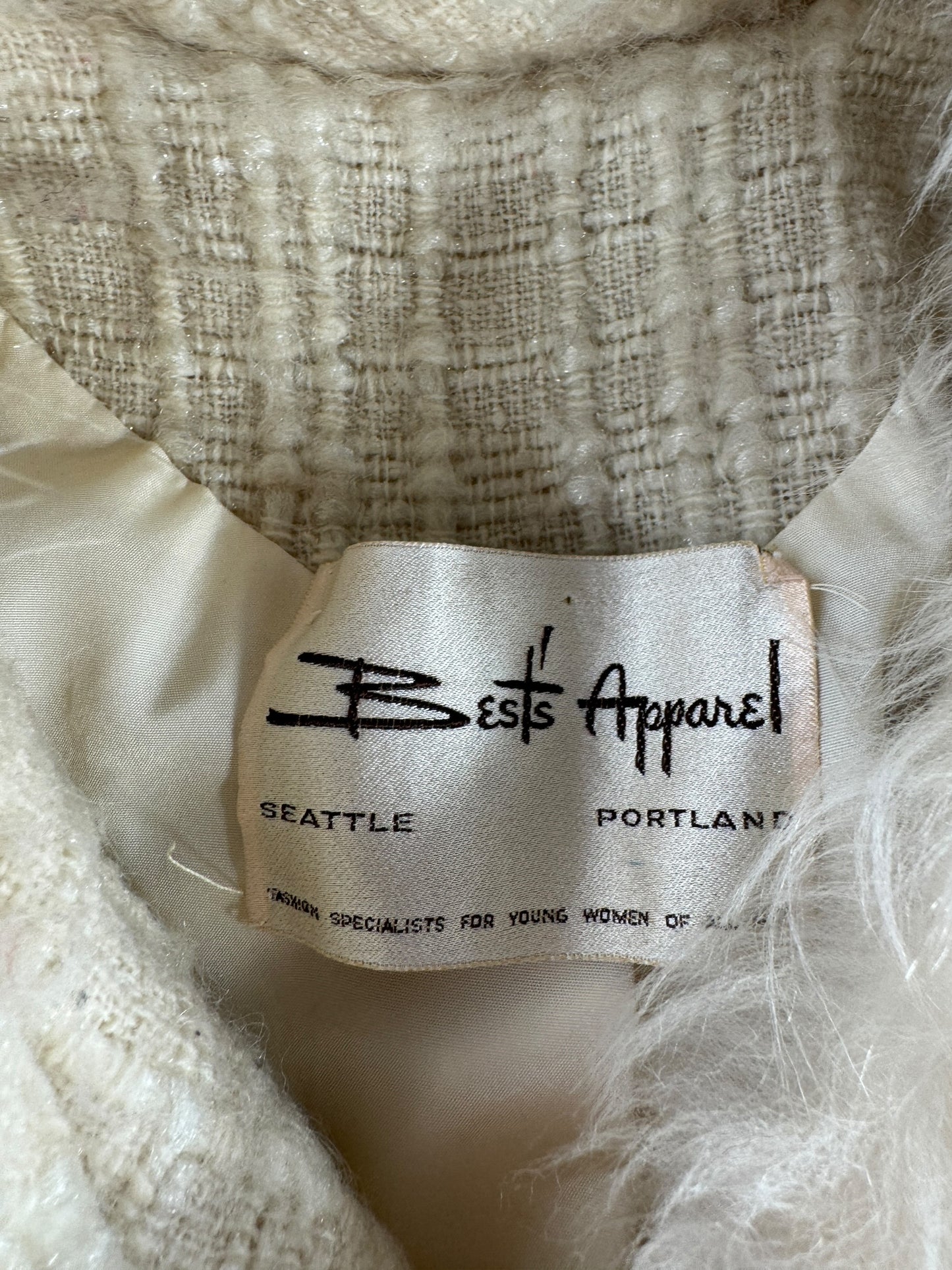 Label on Vintage 60s Best's Apparel White Coat w/ Fur Collar SZ L