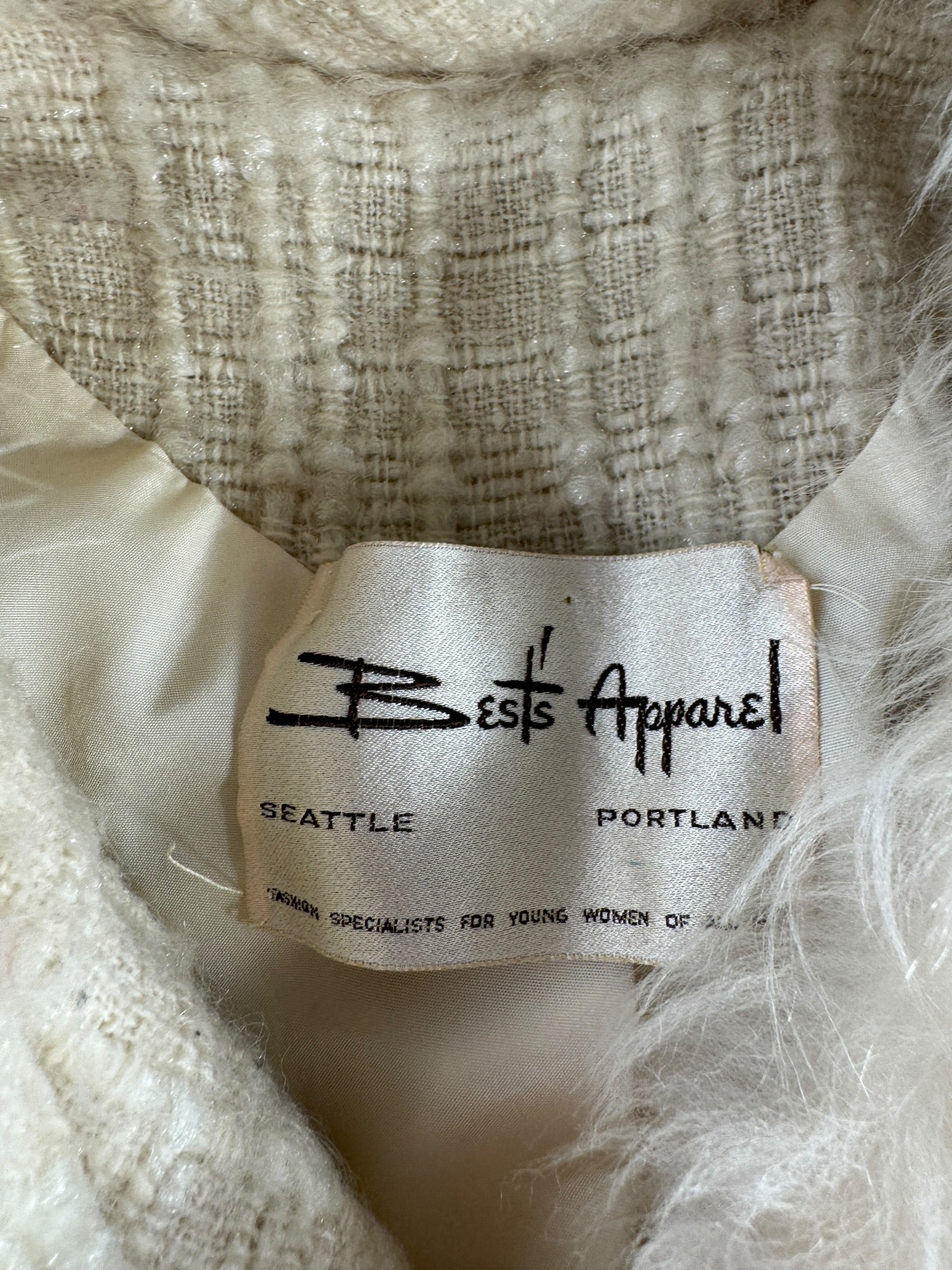 Label on Vintage 60s Best's Apparel White Coat w/ Fur Collar SZ L