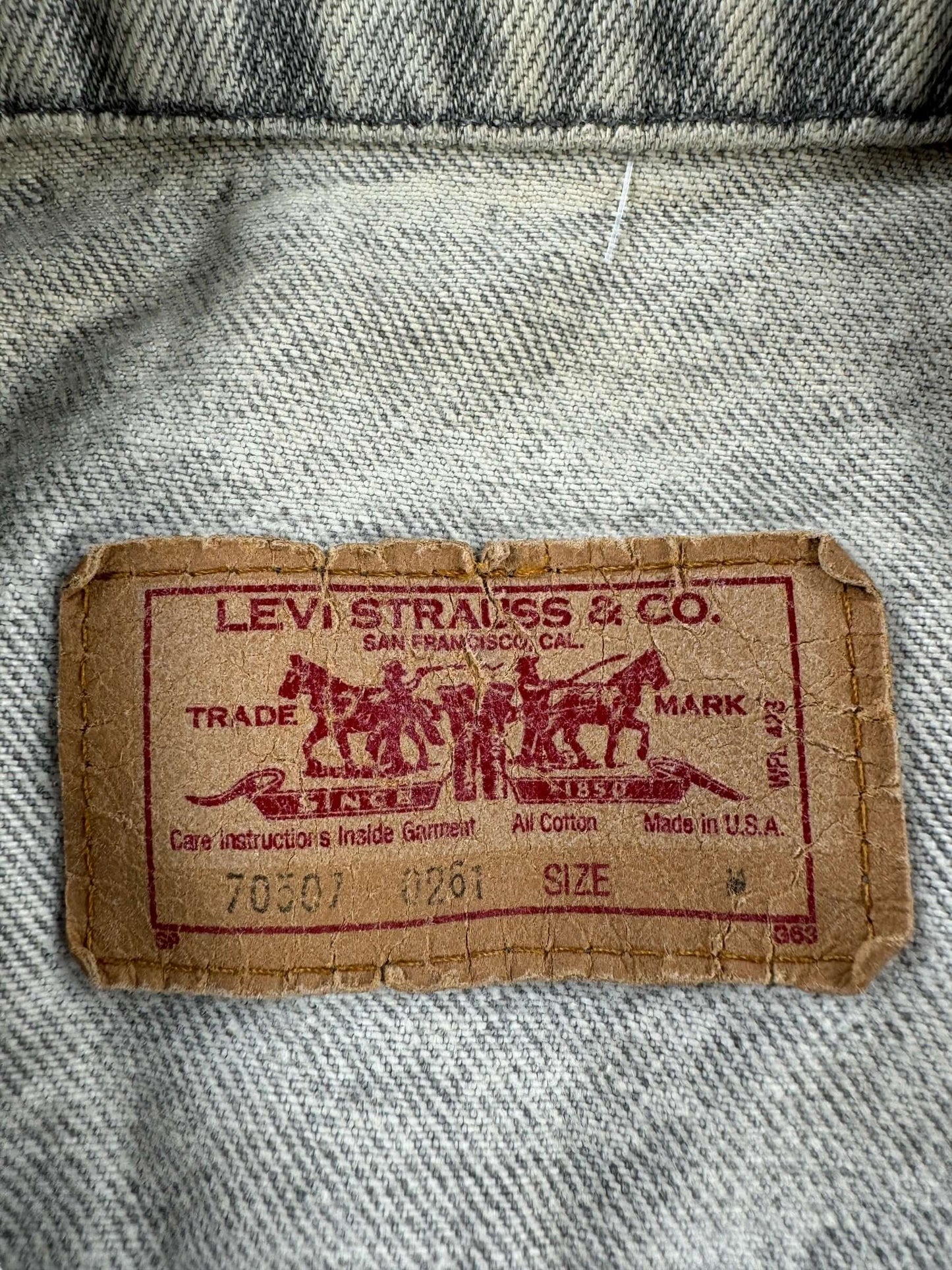 Label on Vintage 1987 Levis Grey Acid Washed Jacket SZ M