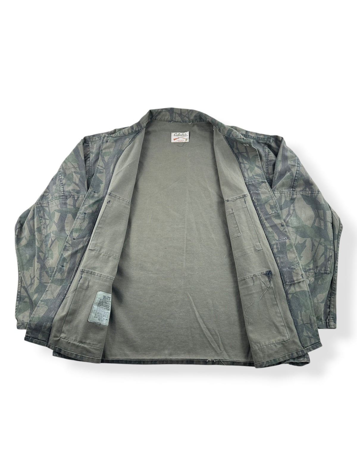 Inside of Vintage Cabella's Camo Chore Coat SZ XXL