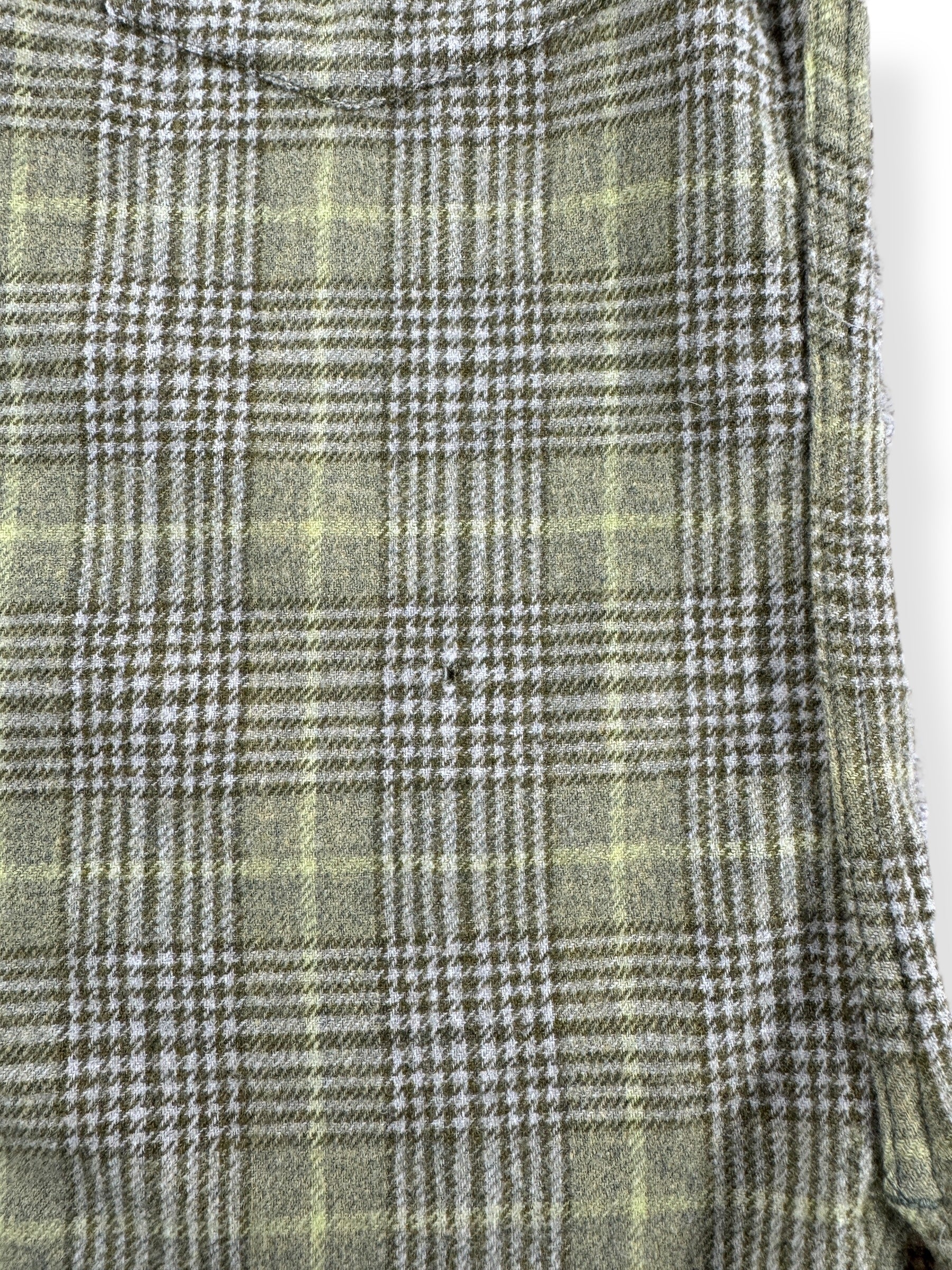 Small Hole on Vintage Pendleton Short Sleeve Flannel SZ M AS IS