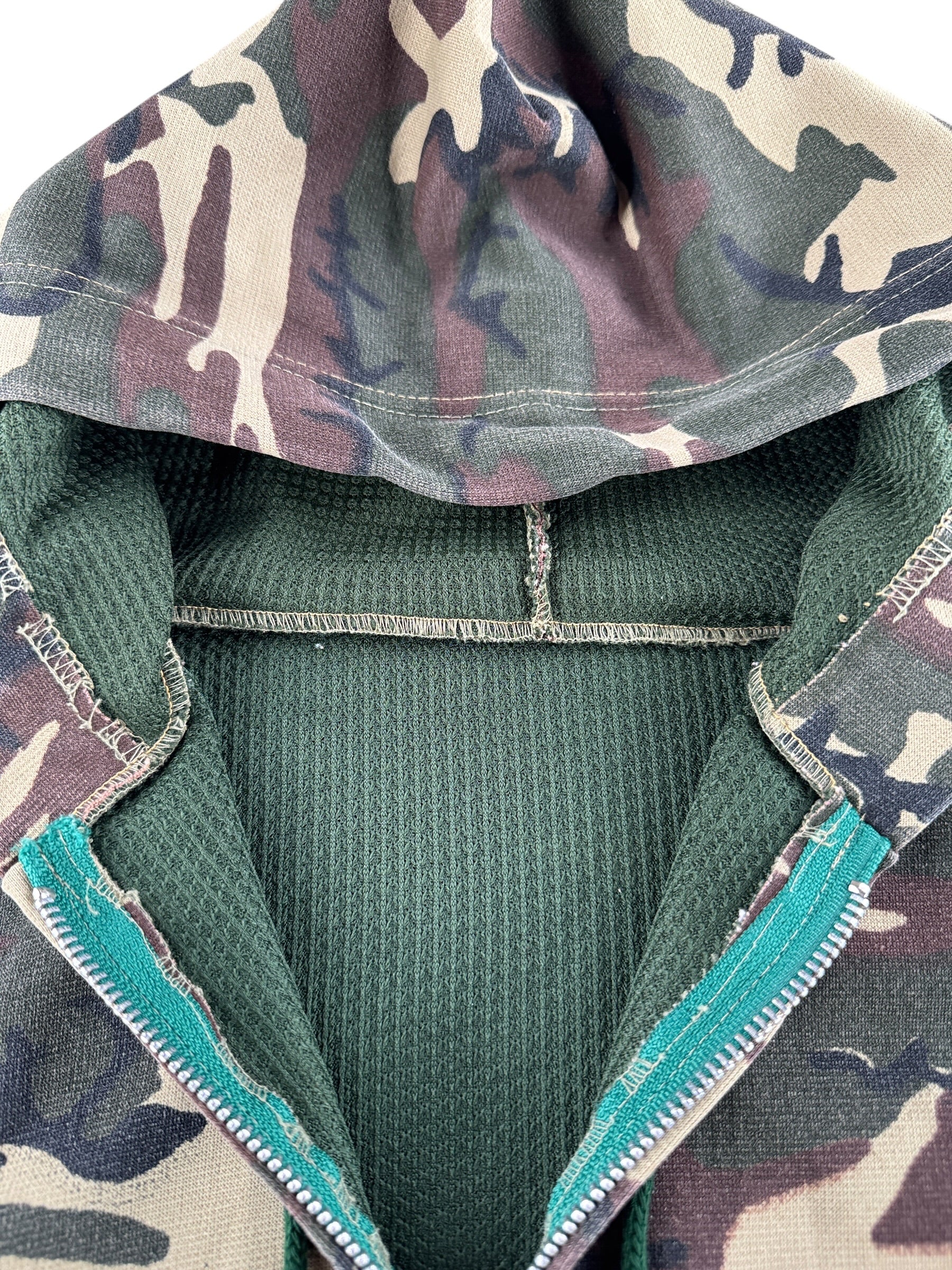 No tag on Vintage Thermal Lined Woodland Camo Zip Up Hoodie SZ M