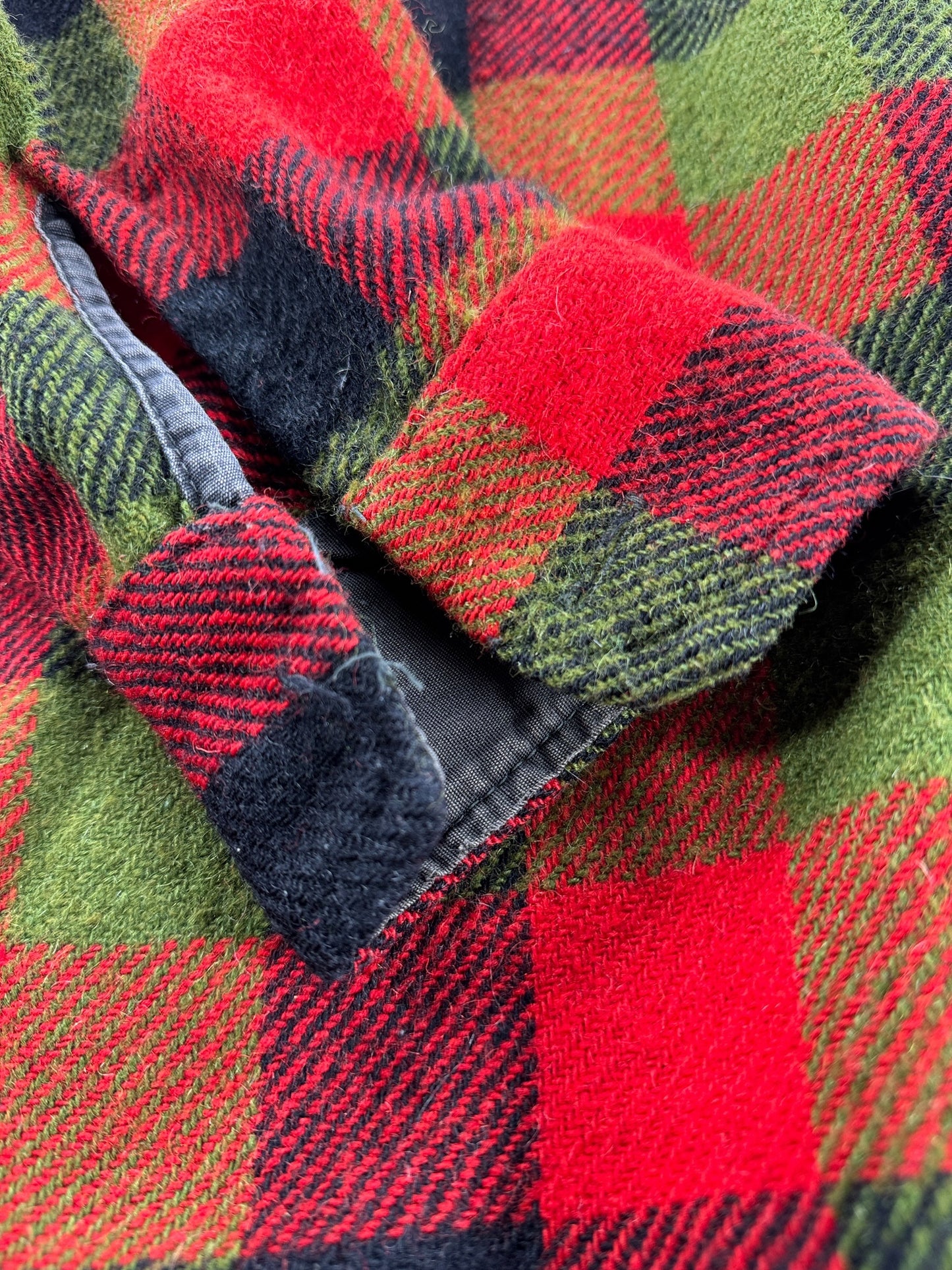 Missing sleeve button on Vintage Chill Chaser Wool Flannel SZ L