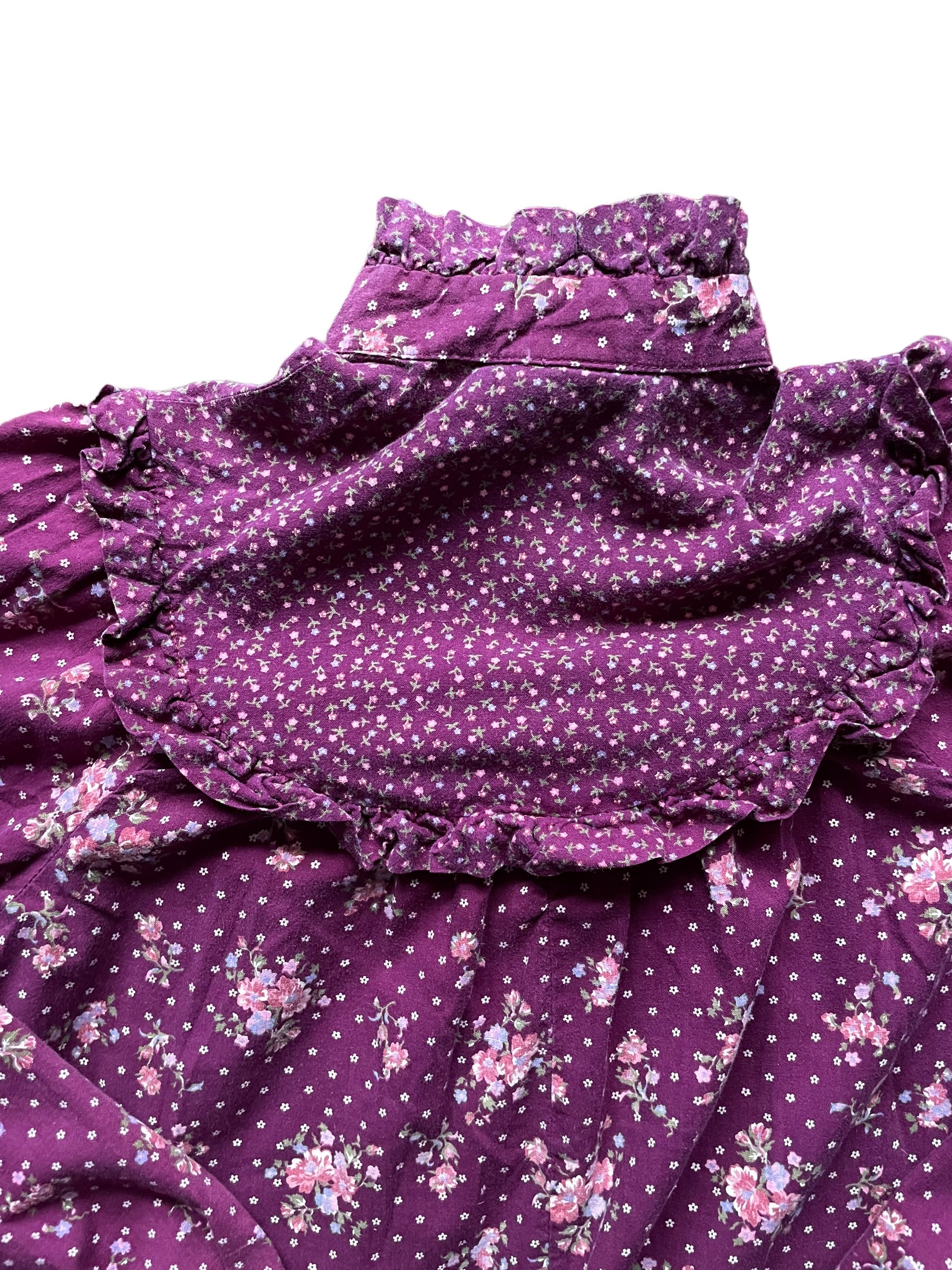 Back collar detail of Vintage 1970s Eber Purple Floral Prairie Top | Barn Owl Vintage Seattle | Seattle Ladies Vintage