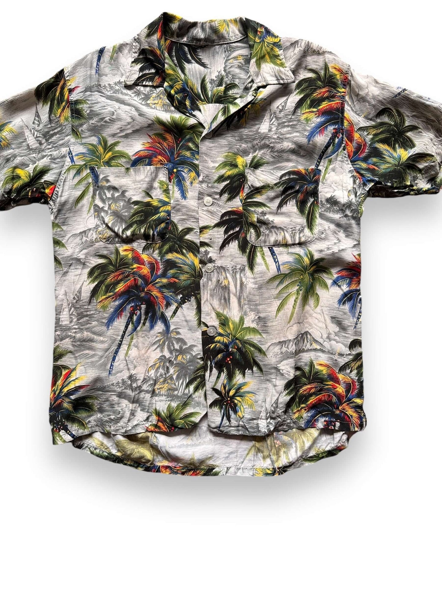 Front Detail on Vintage Tropical Tree Themed Aloha Shirt SZ M