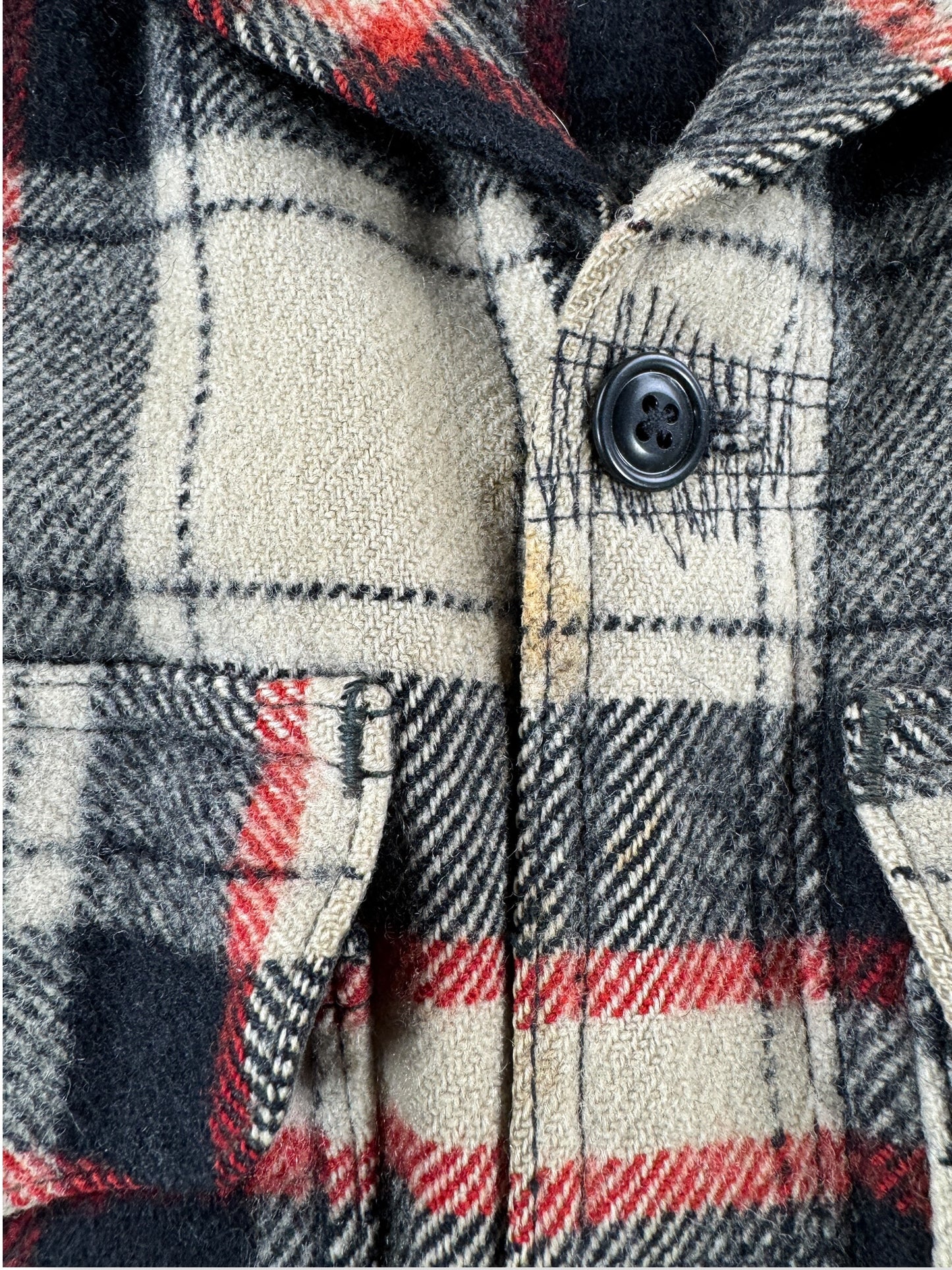 Staining on Vintage 1951 Filson Black-Red-White Dark Side Peppermint Patty SZ XL