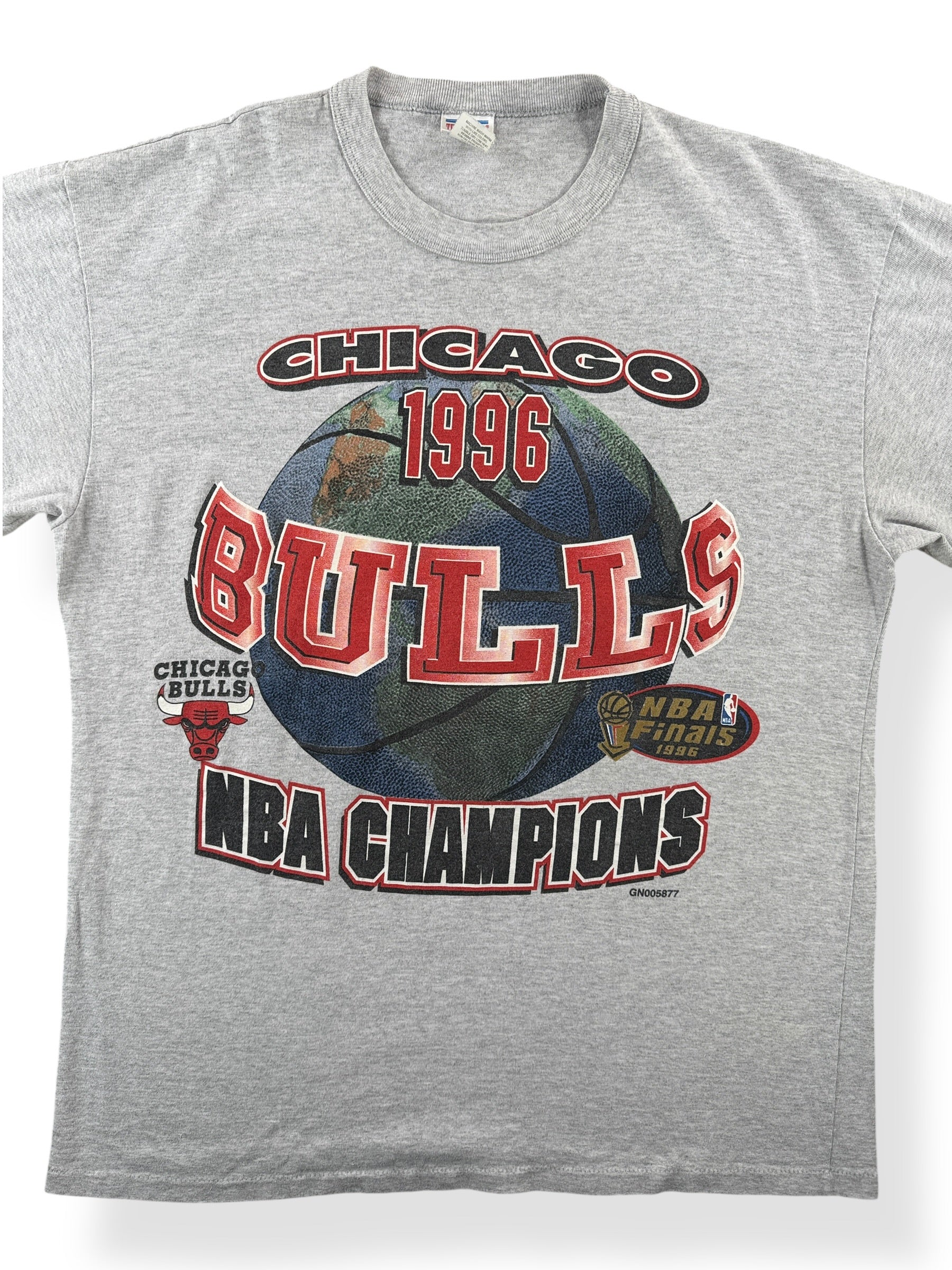 Front Close Up of Vintage 1996 NBA Champions Tee SZ L
