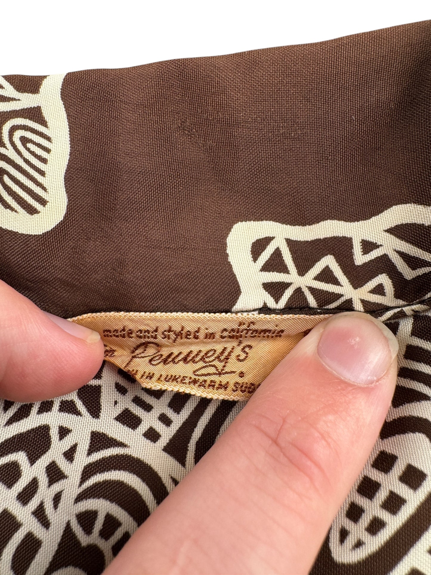 Tag on Vintage Penney's Brown & White Patterned Aloha Shirt SZ M