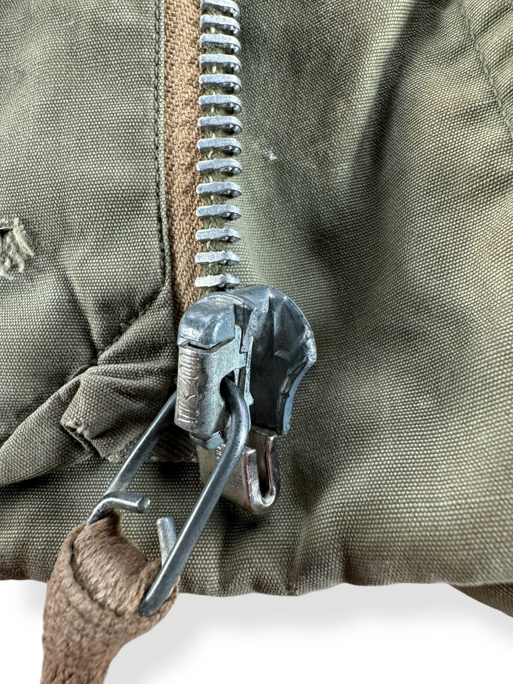 Busted Zipper on Vintage Cropped Military Smock SZ XL AS IS