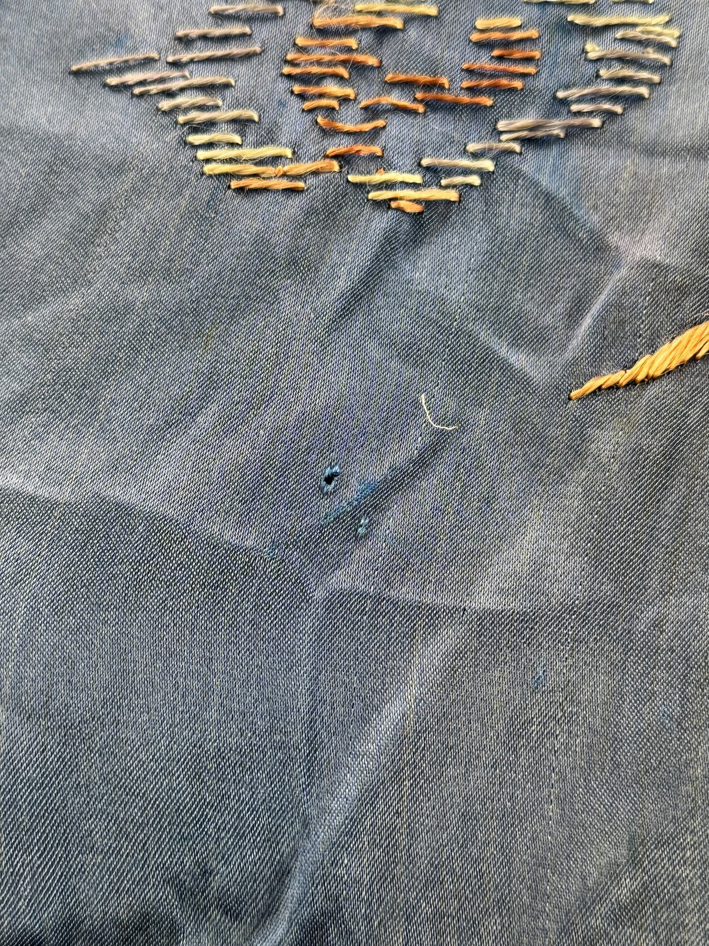 Small hole on back of Vintage 40s era Tokyo Japan Souvenir Shirt SZ M