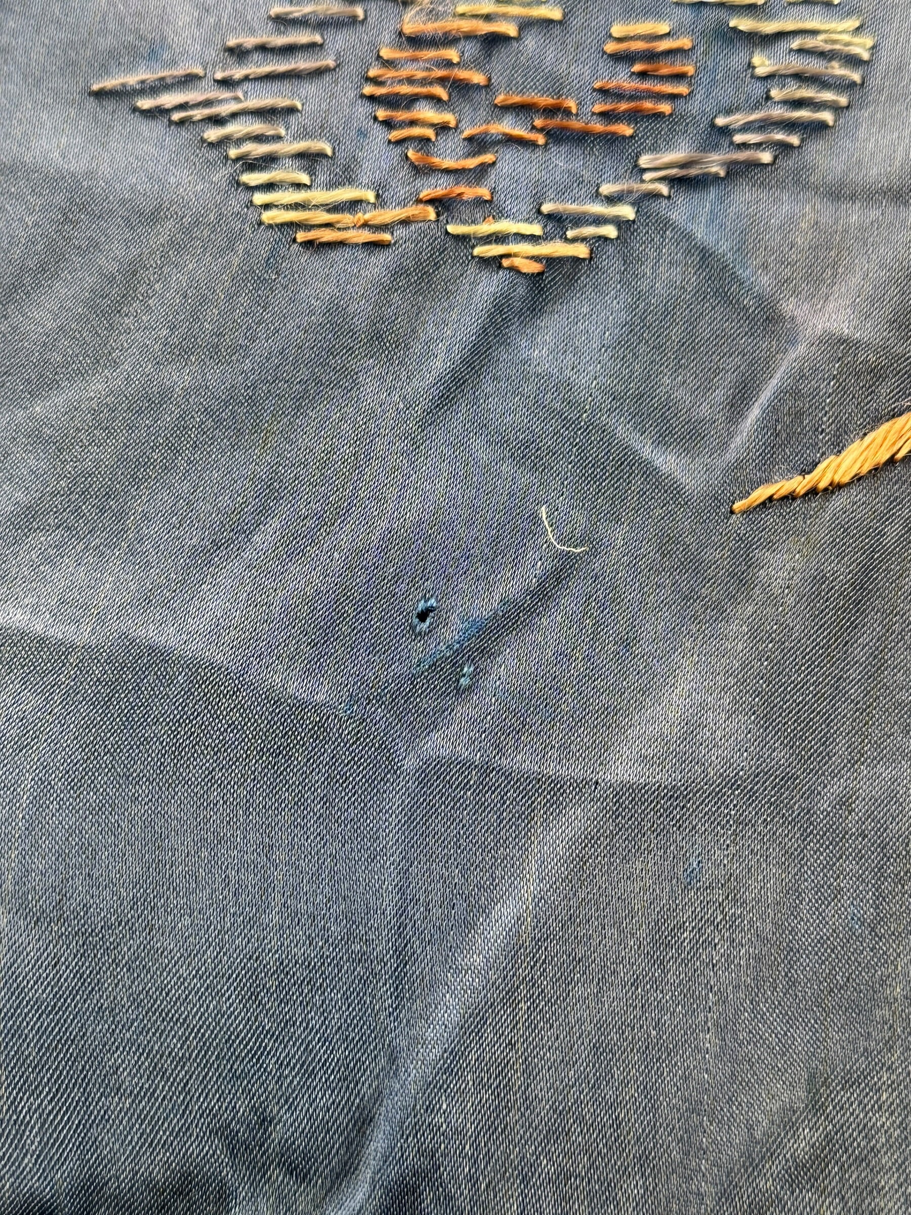 Small hole on back of Vintage 40s era Tokyo Japan Souvenir Shirt SZ M